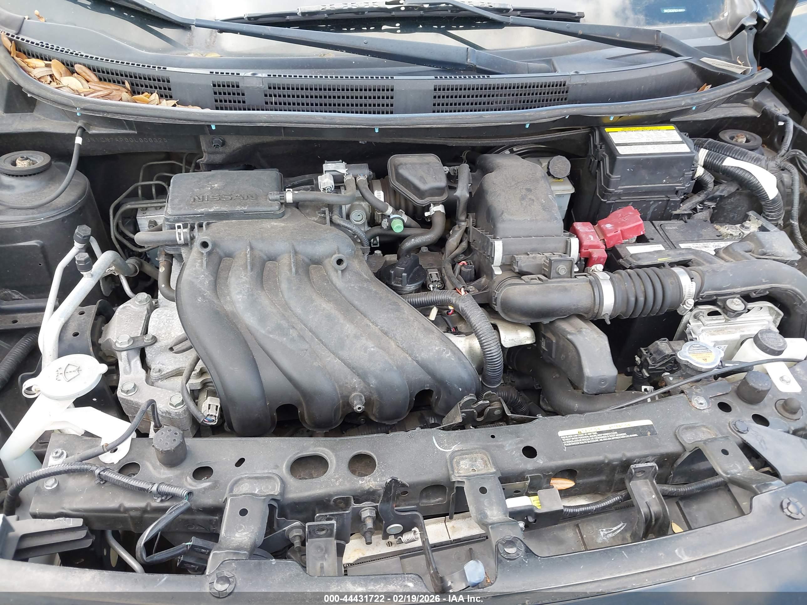 NISSAN VERSA image 10