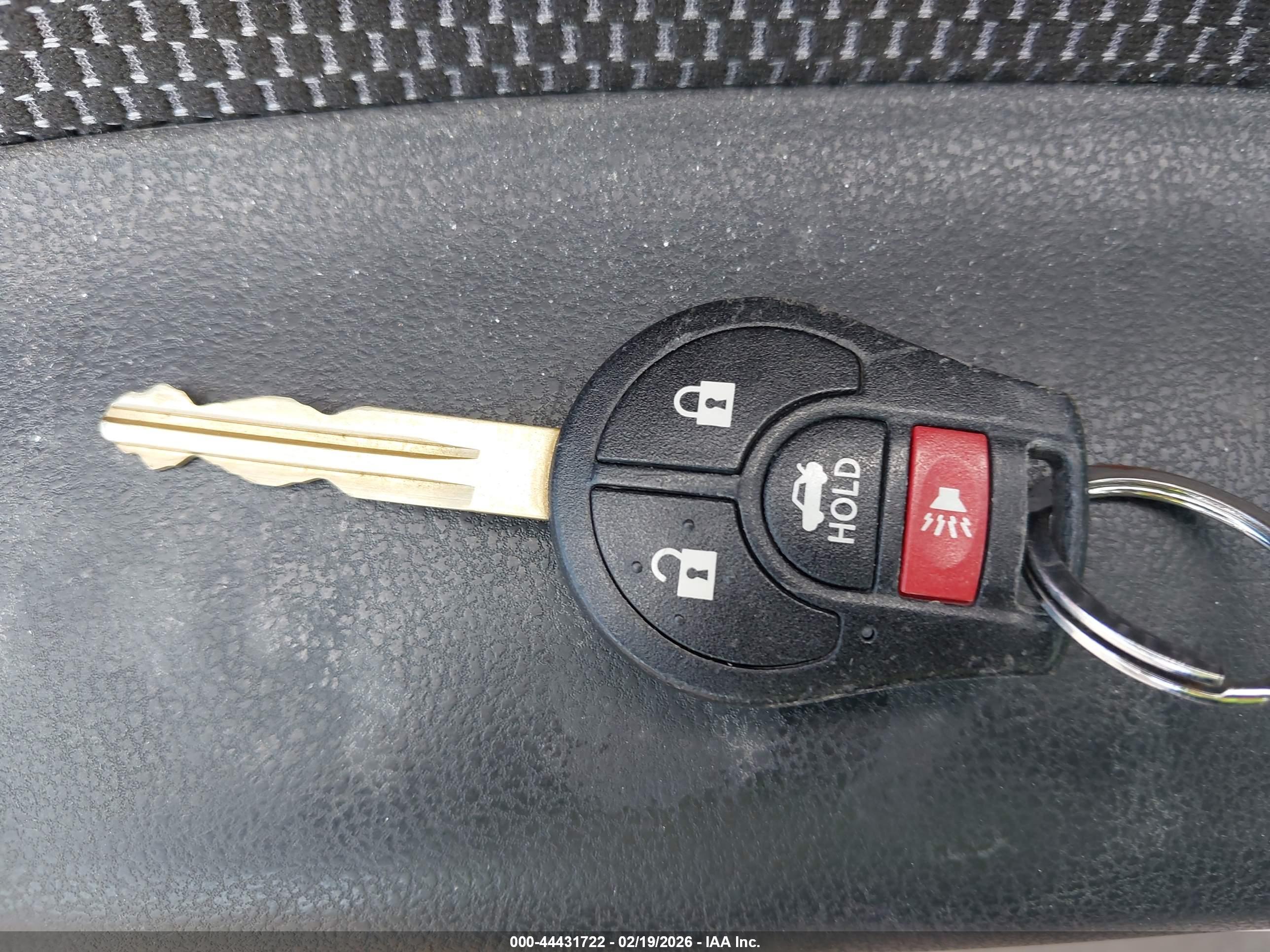 NISSAN VERSA image 11