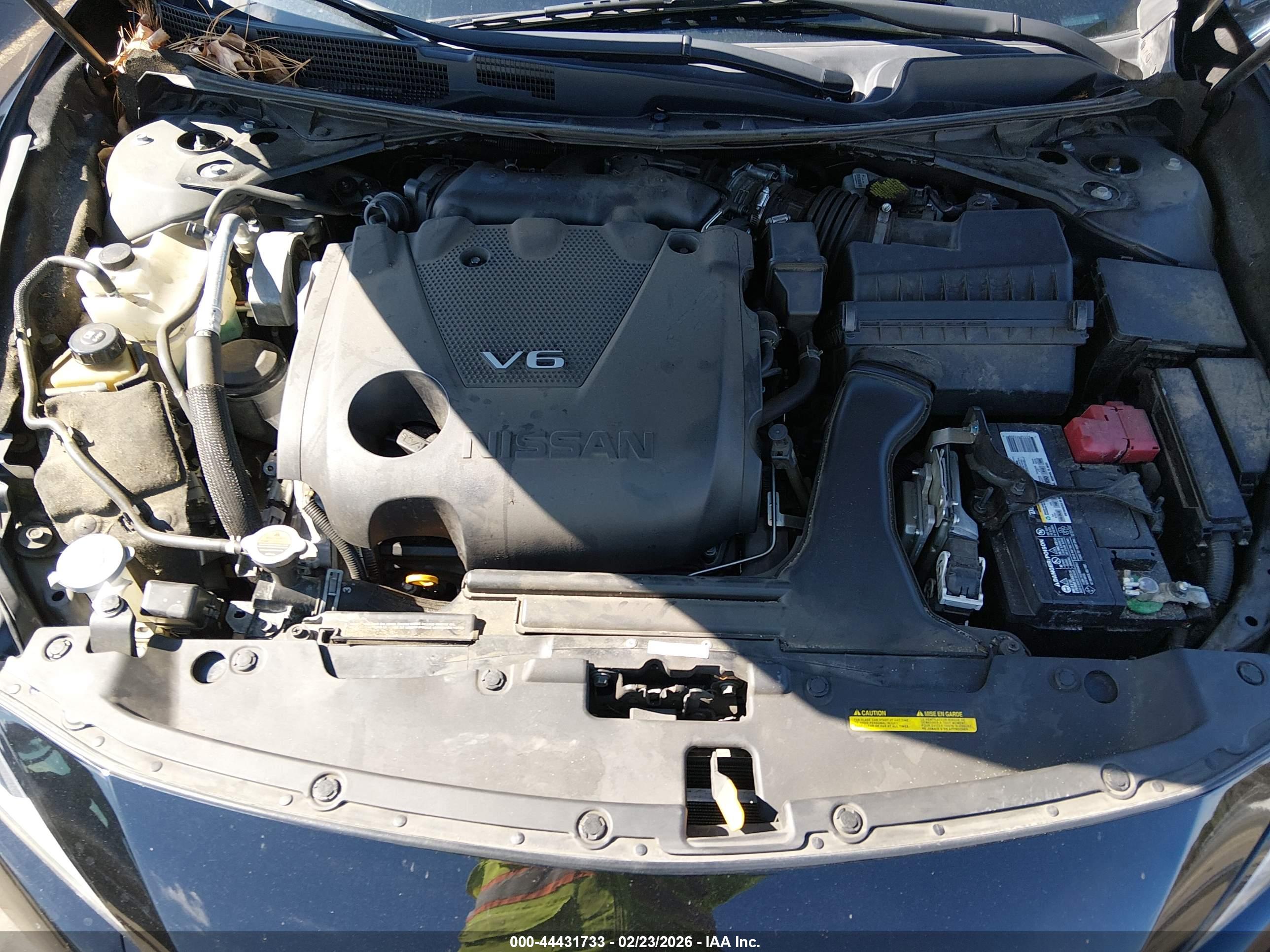 NISSAN MAXIMA image 10