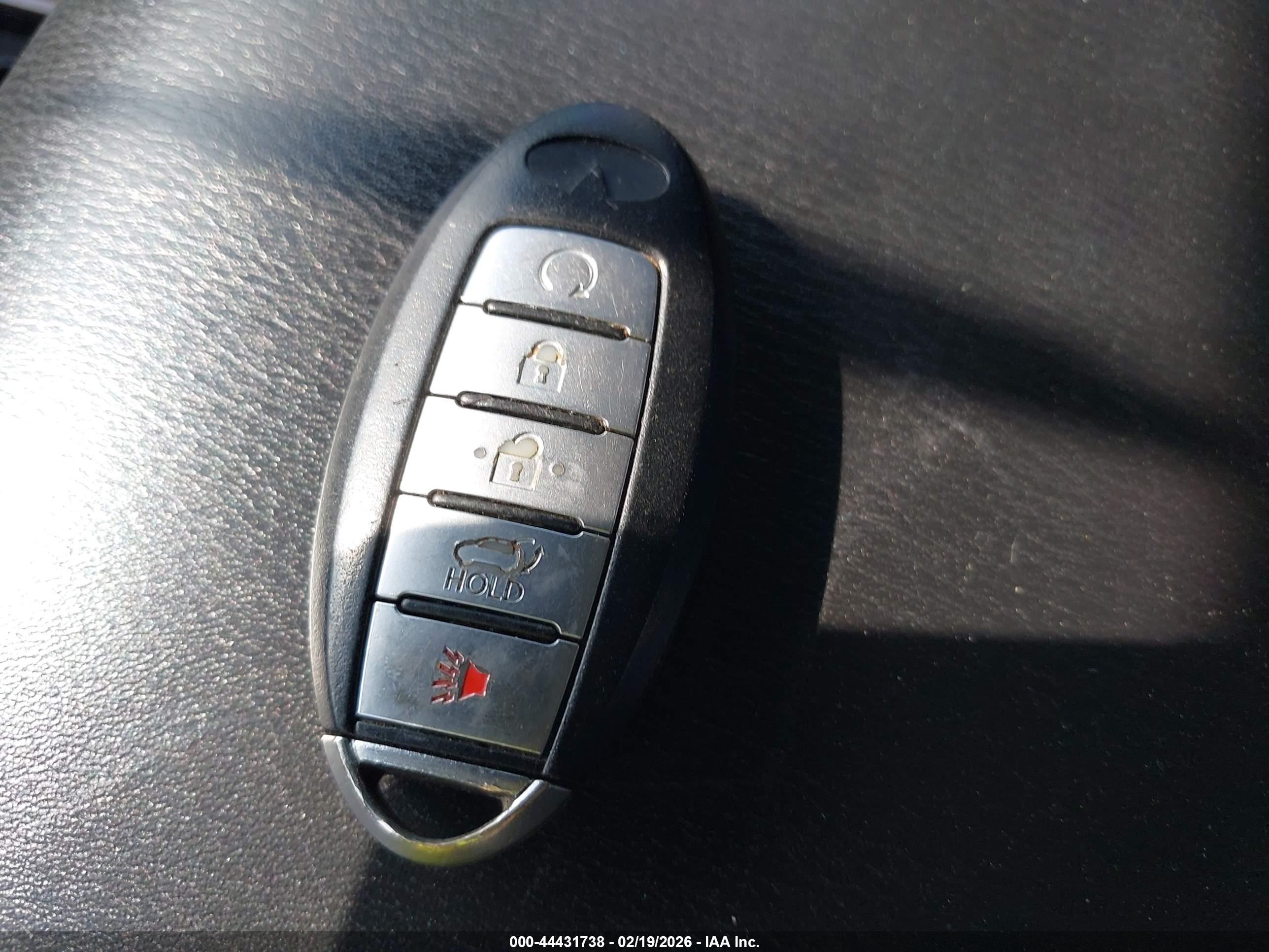 INFINITI QX80 image 11