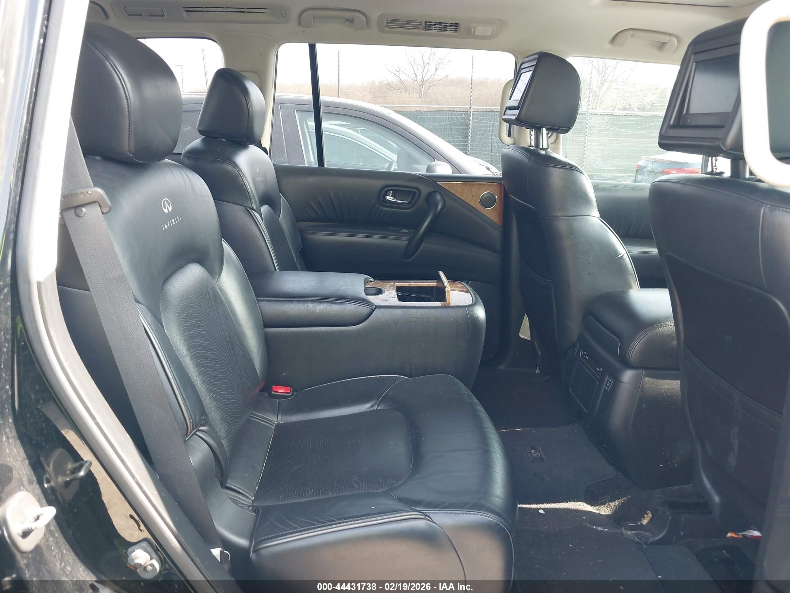INFINITI QX80 image 8