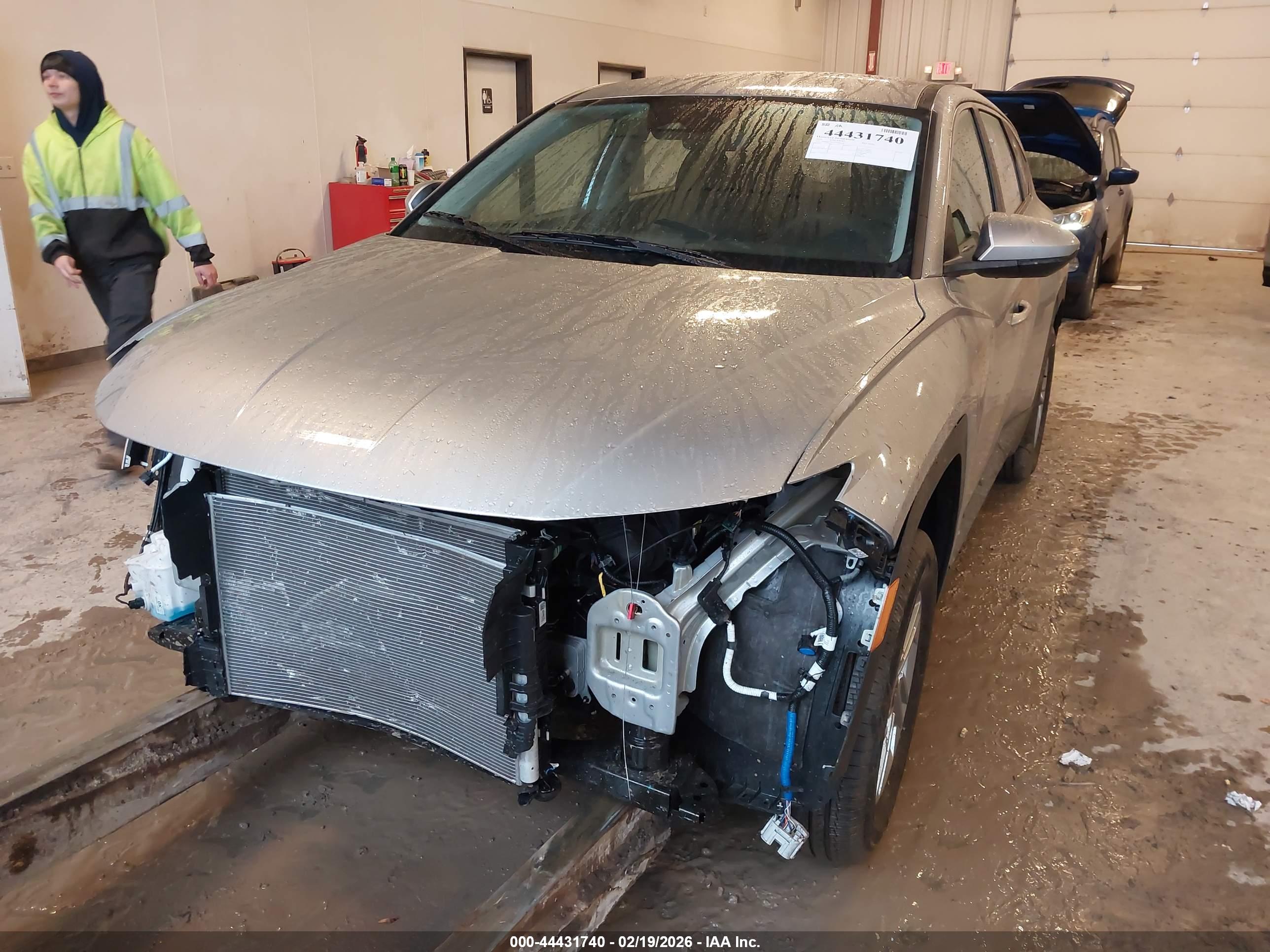 HYUNDAI TUCSON image 6