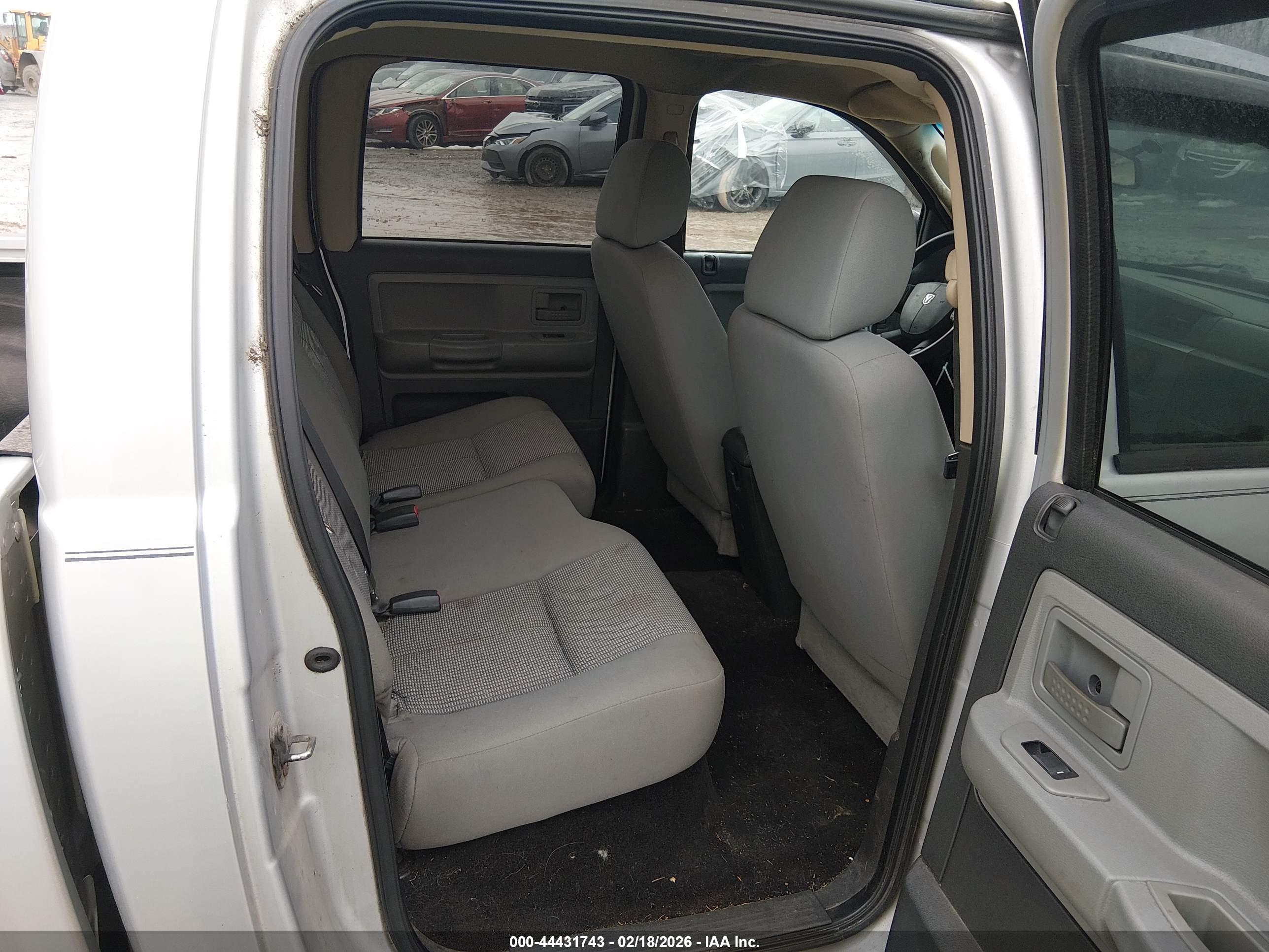 DODGE DAKOTA image 8