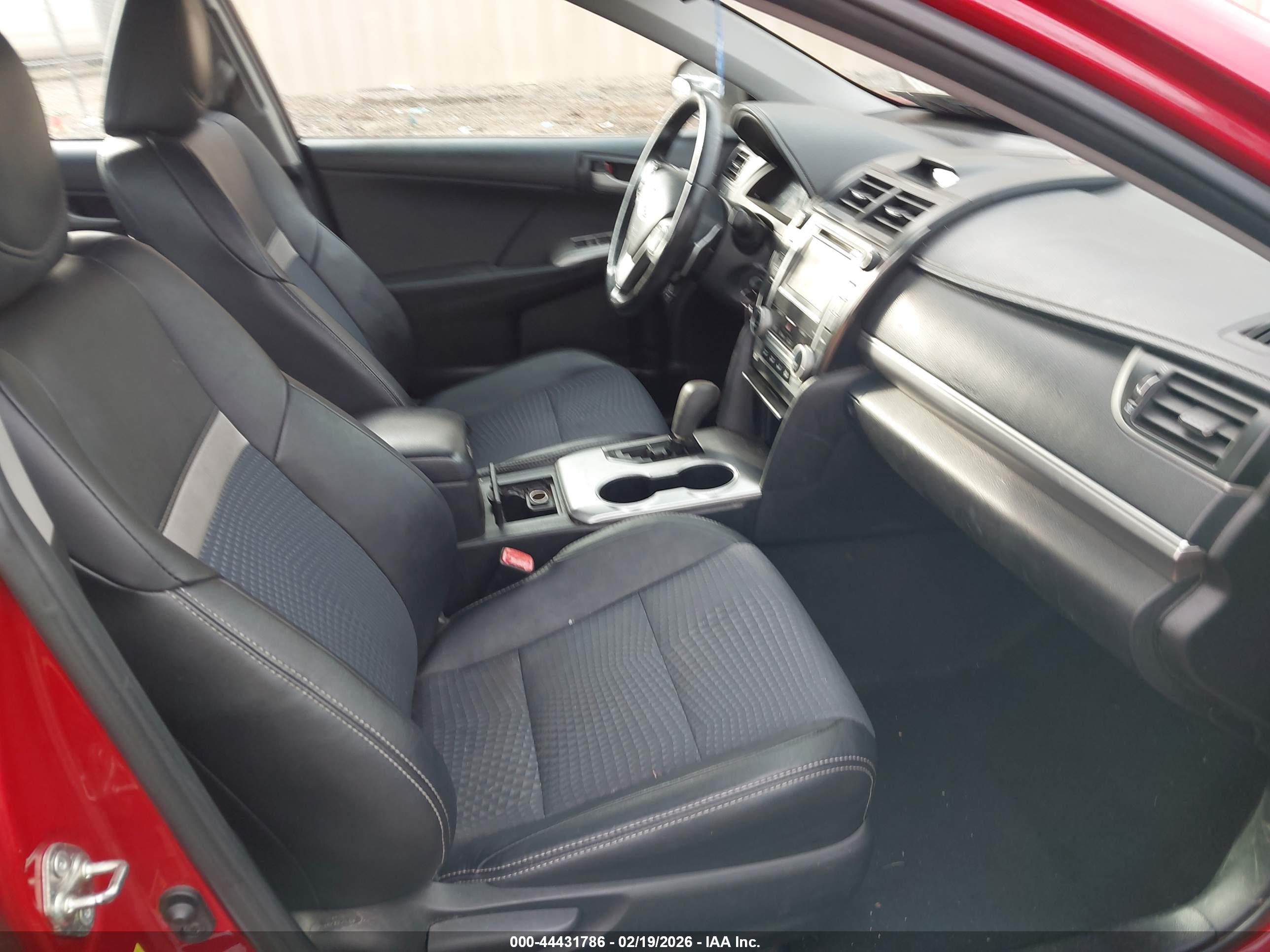 TOYOTA CAMRY image 5