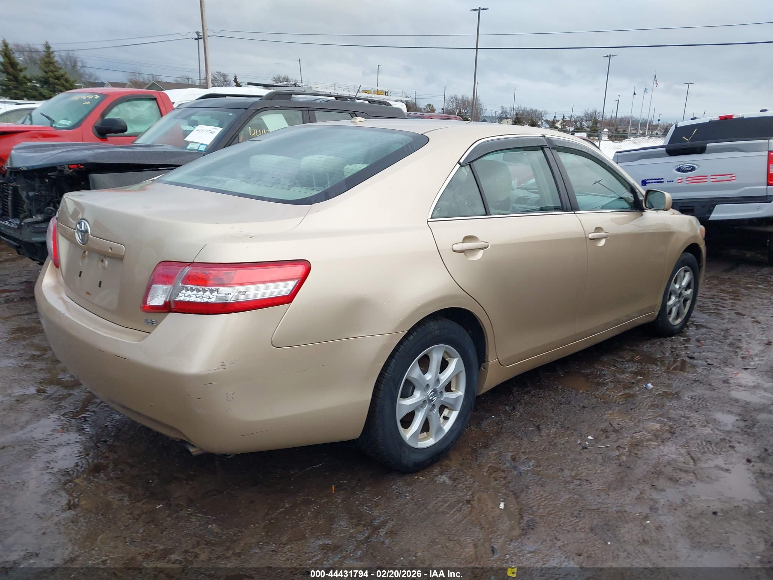 TOYOTA CAMRY image 4