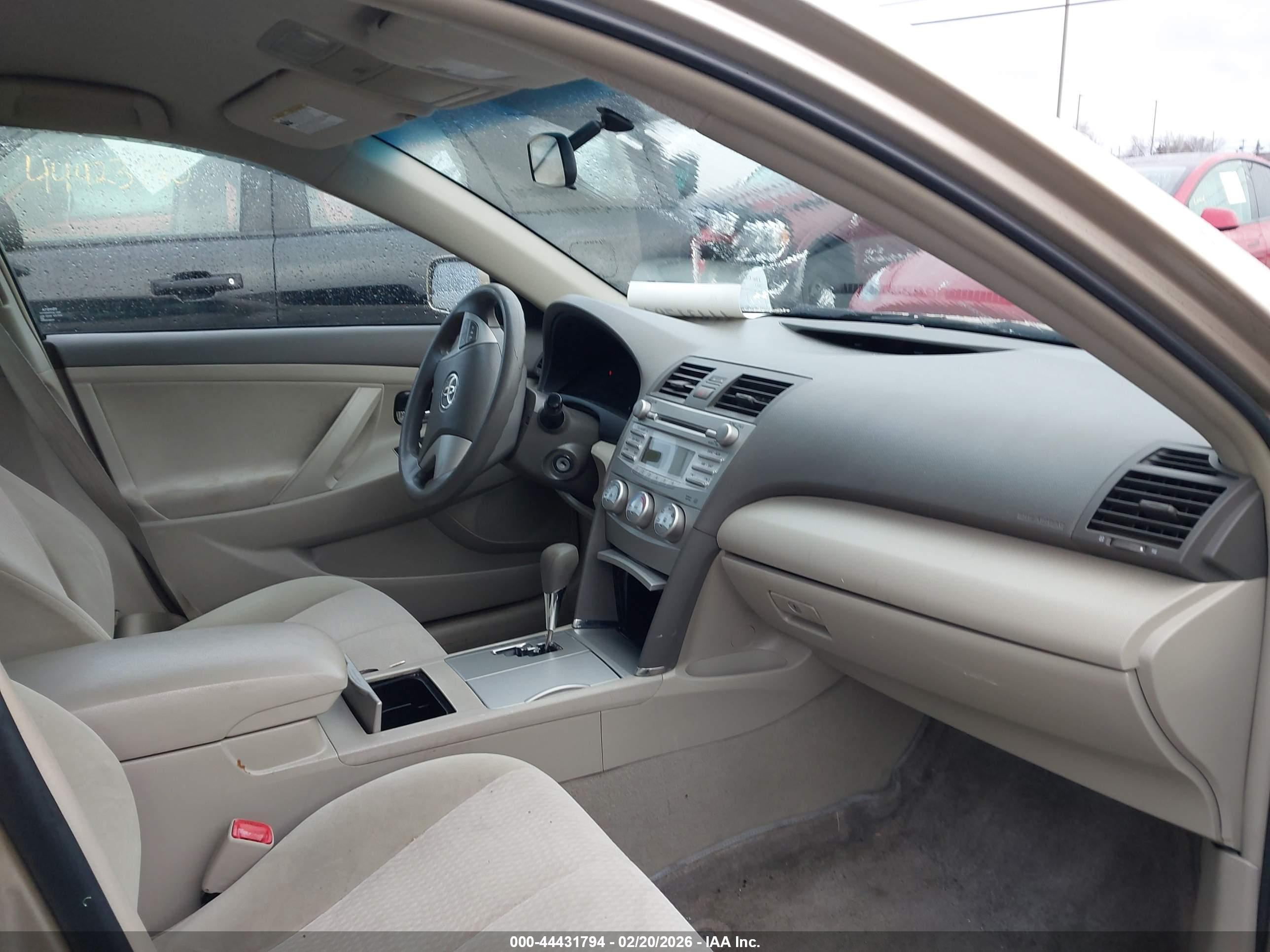 TOYOTA CAMRY image 5