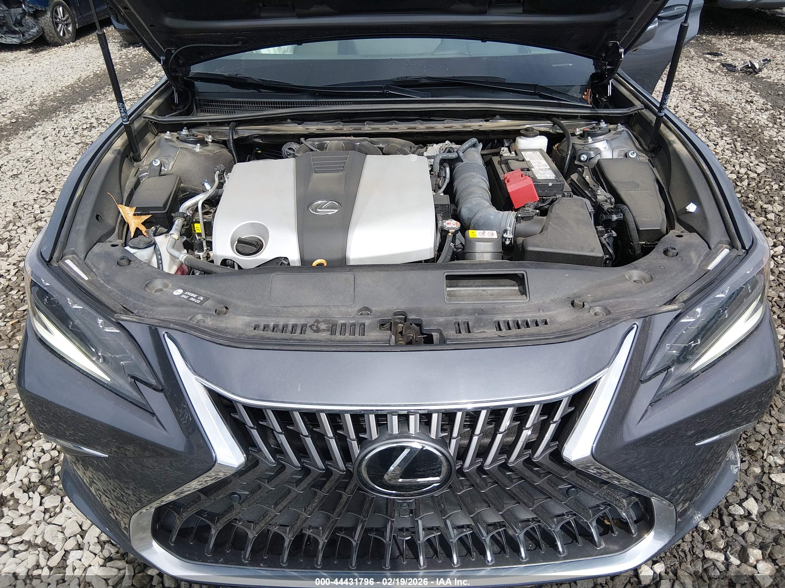 LEXUS ES image 10