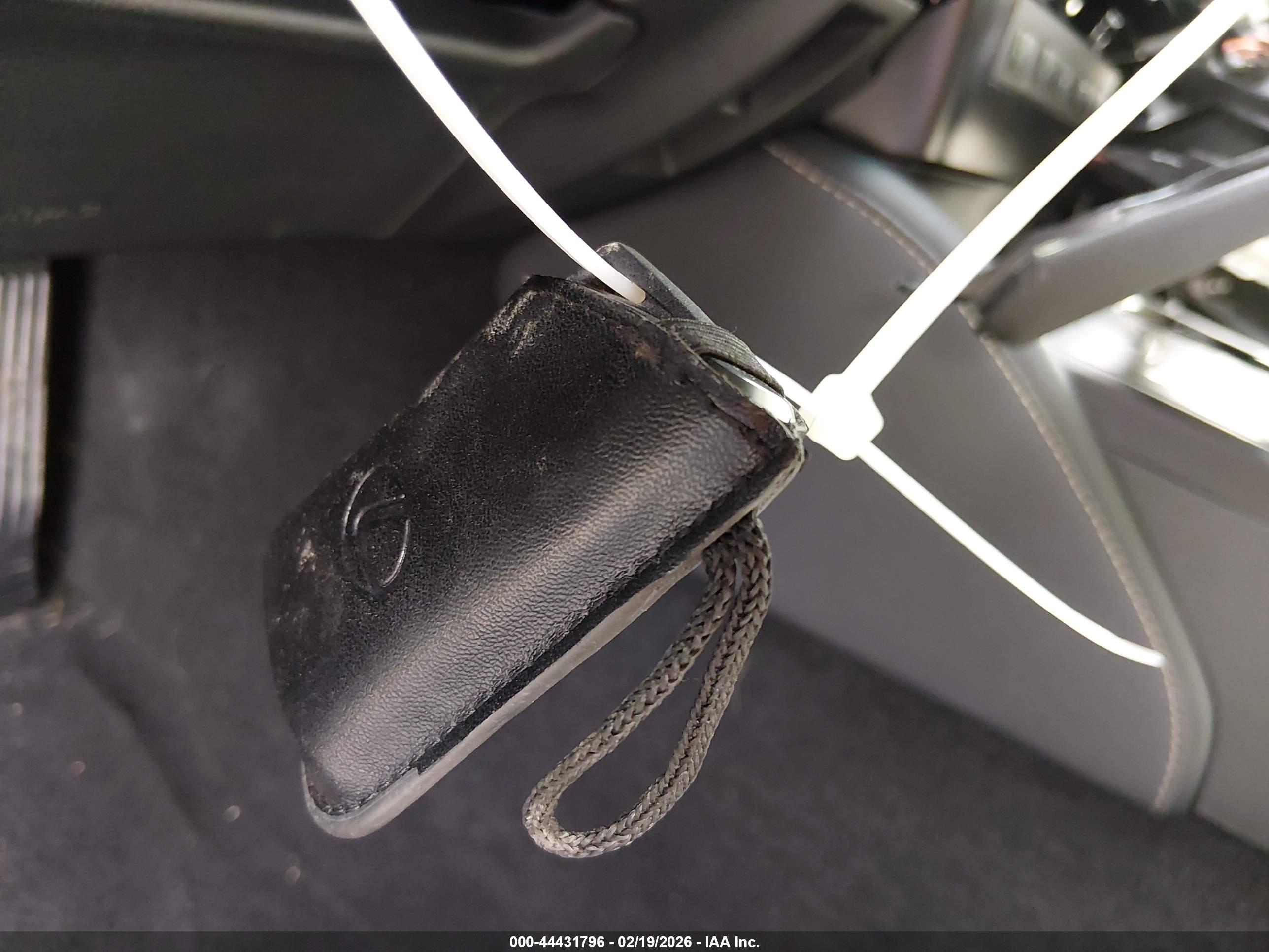LEXUS ES image 11