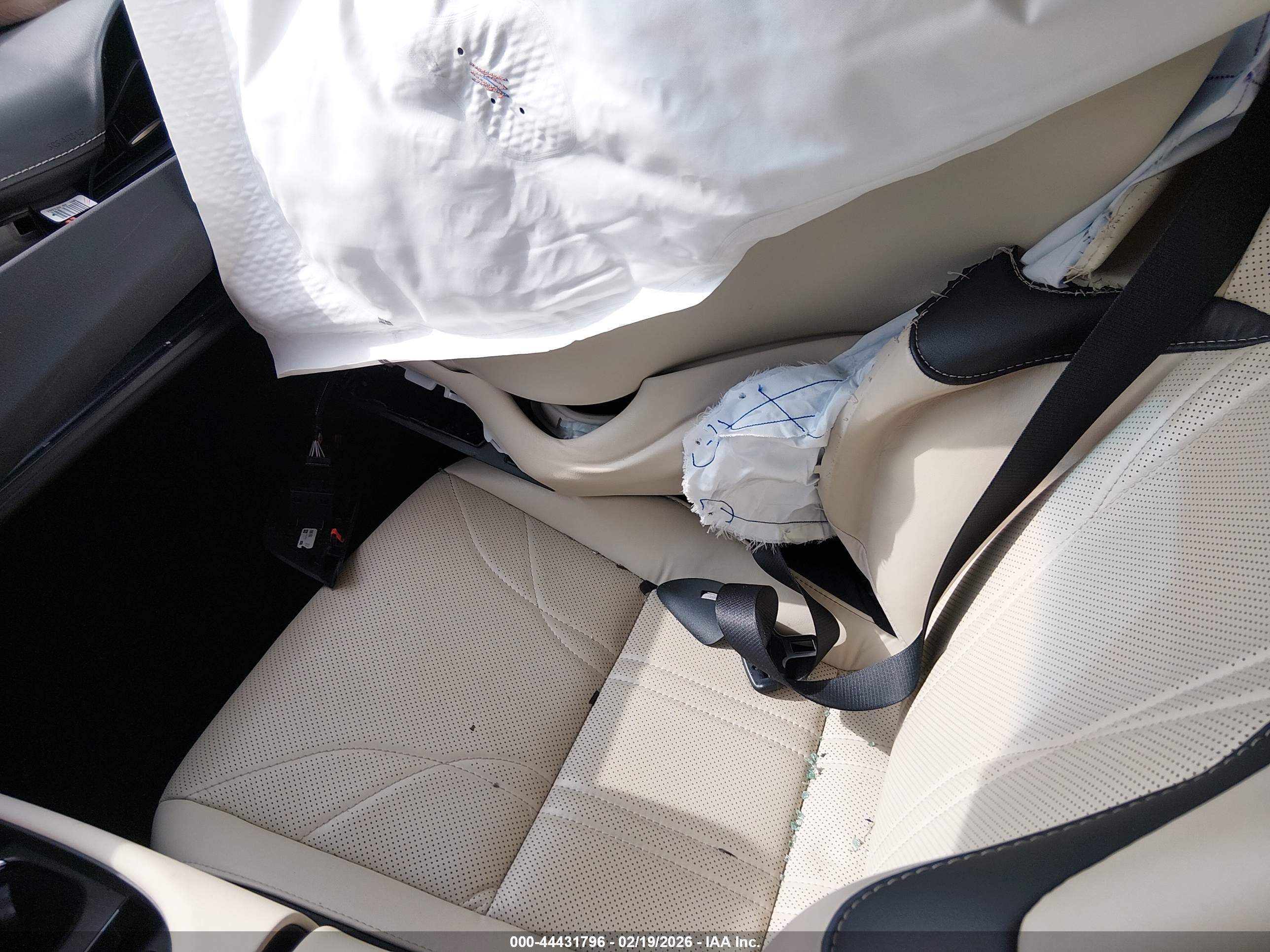 LEXUS ES image 5