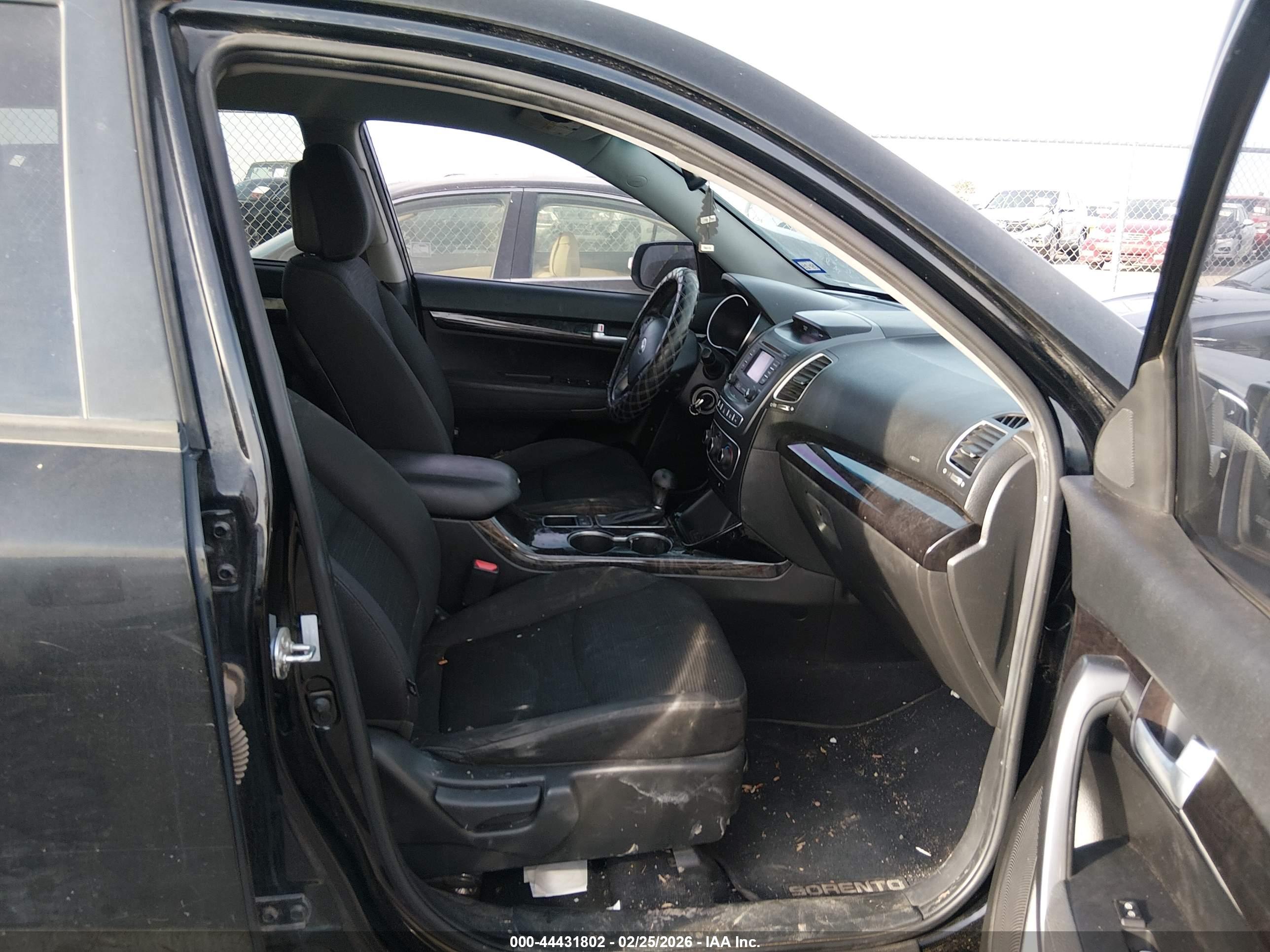 KIA SORENTO image 5