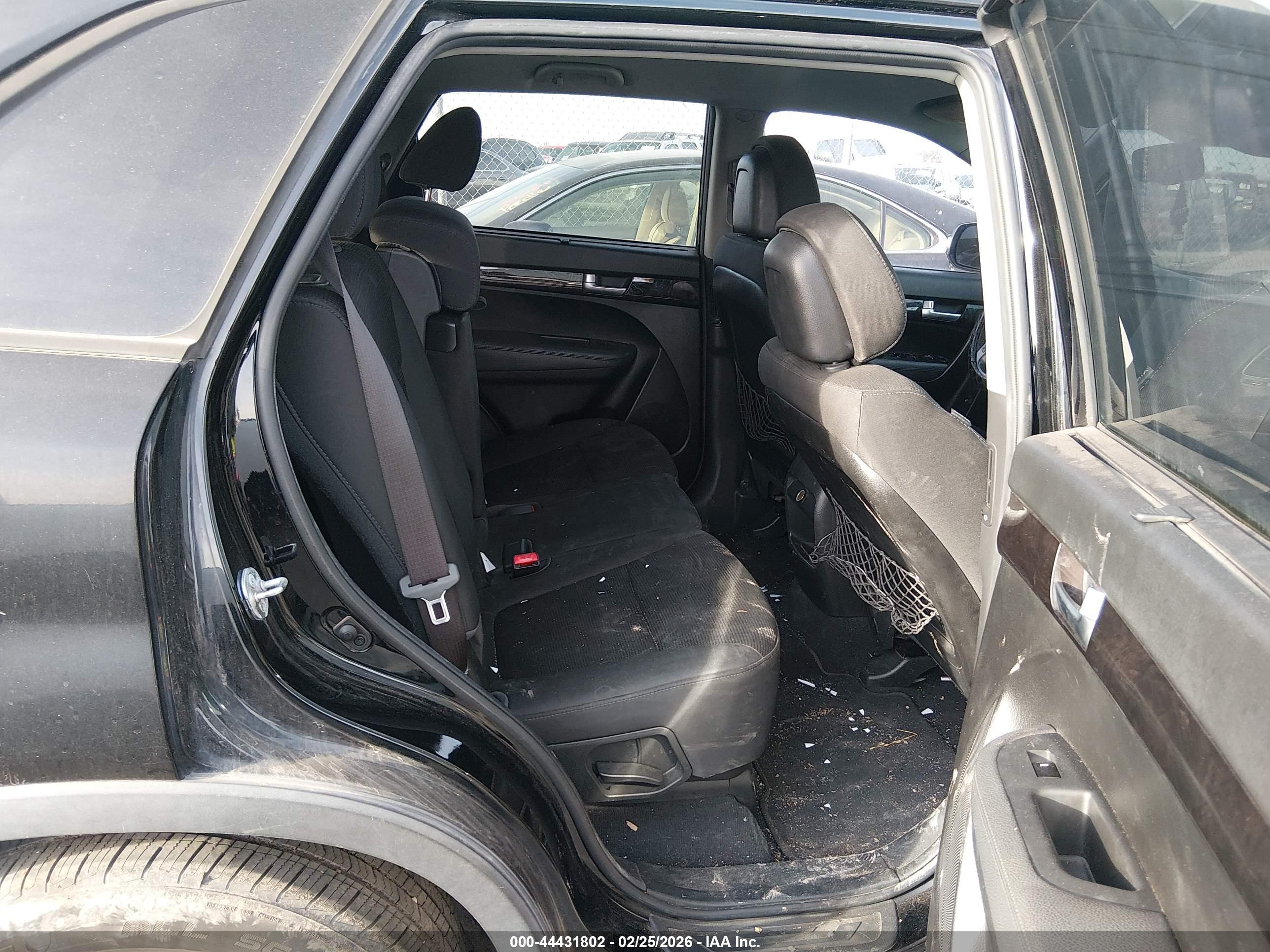 KIA SORENTO image 8