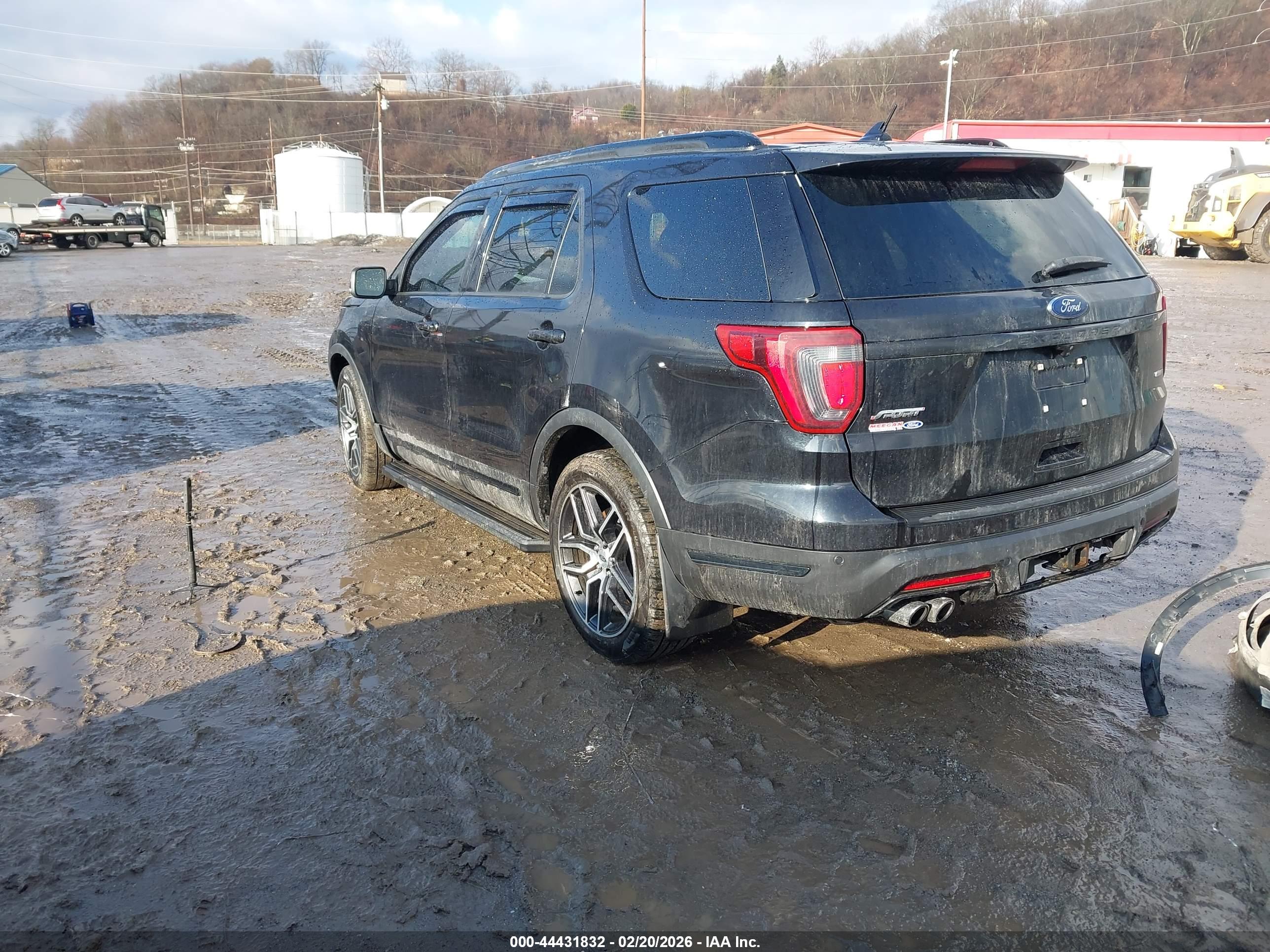 FORD EXPLORER image 3