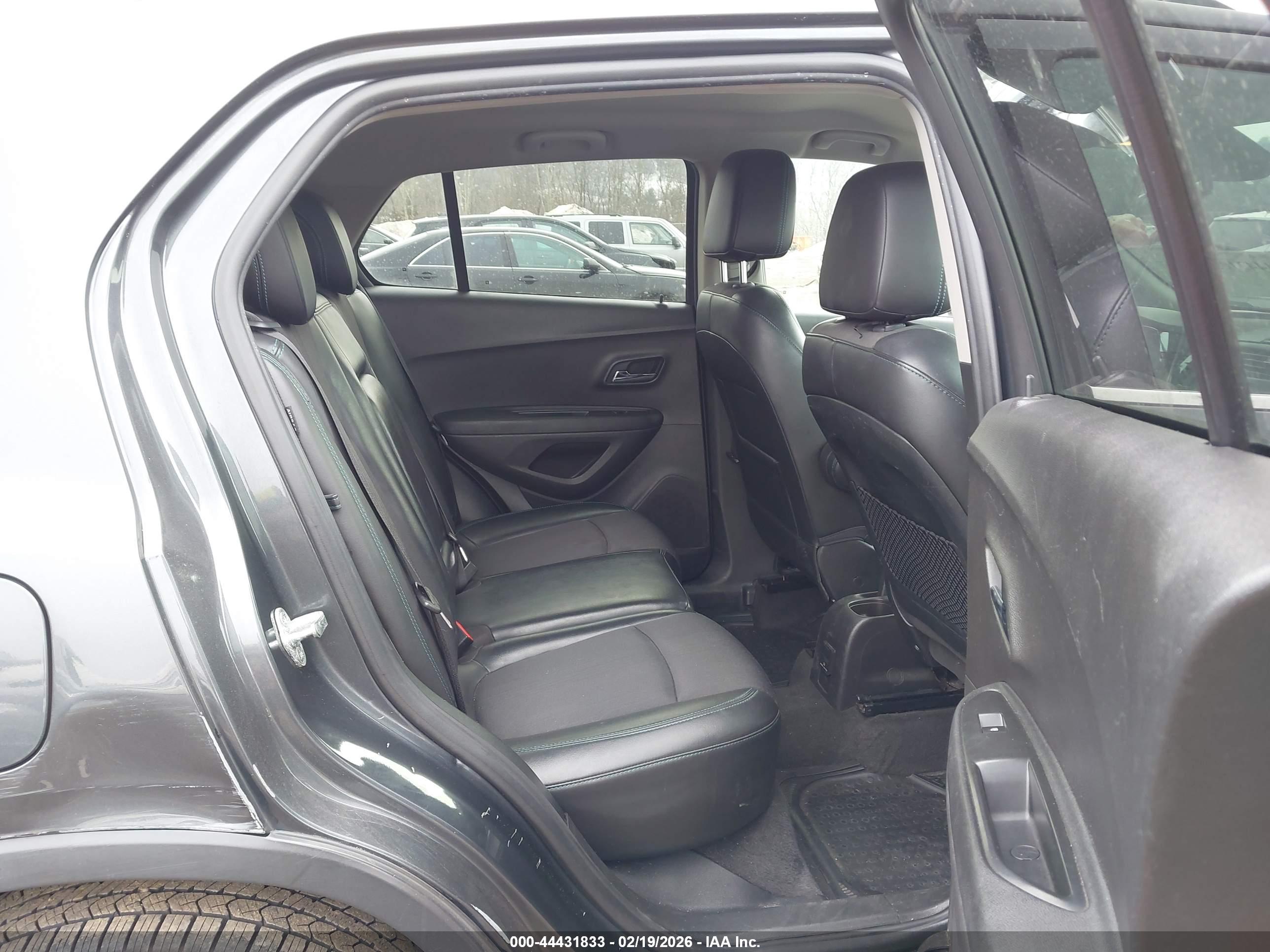 CHEVROLET TRAX image 8