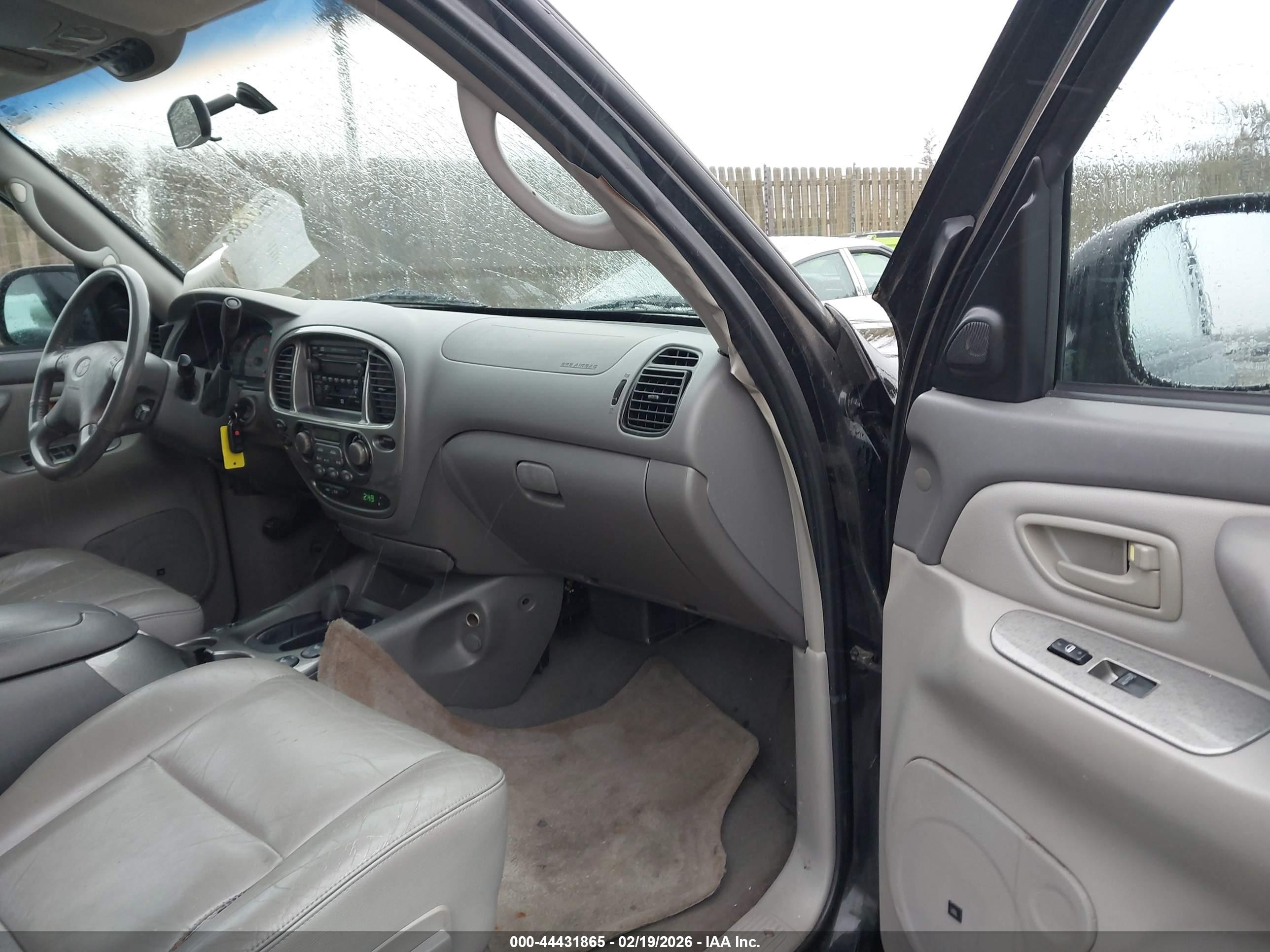 TOYOTA SEQUOIA image 5