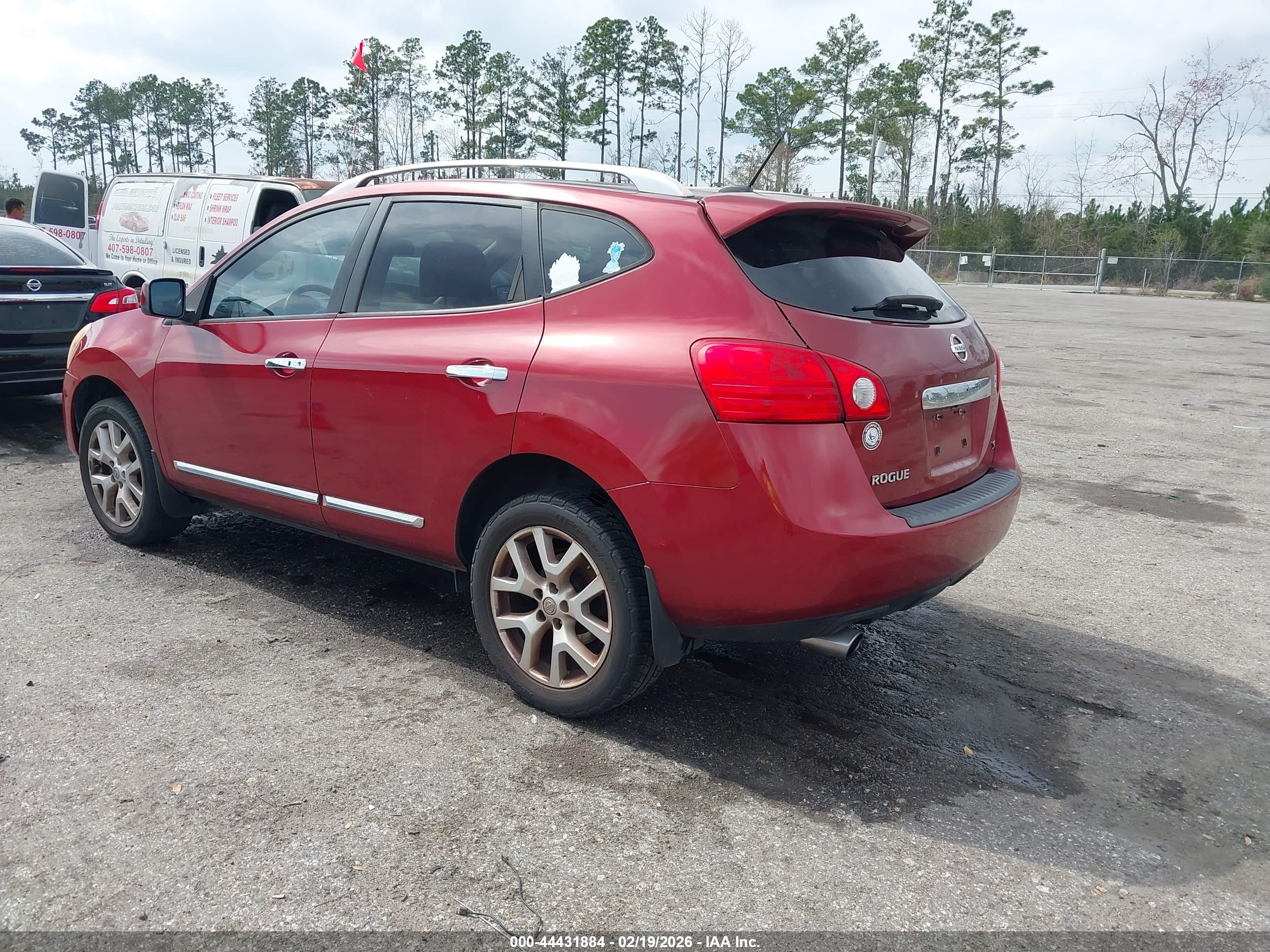 NISSAN ROGUE image 3