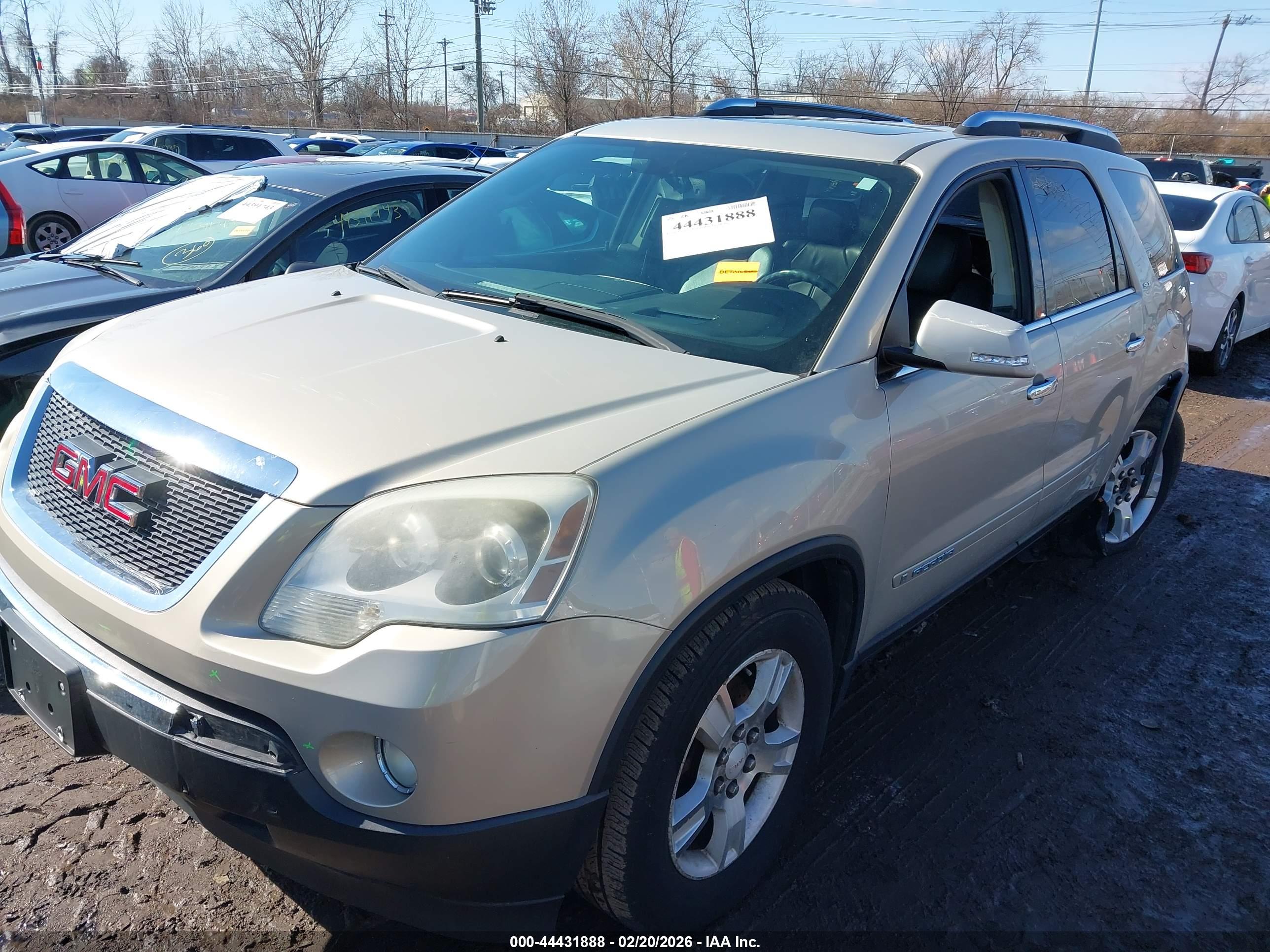 GMC ACADIA image 2