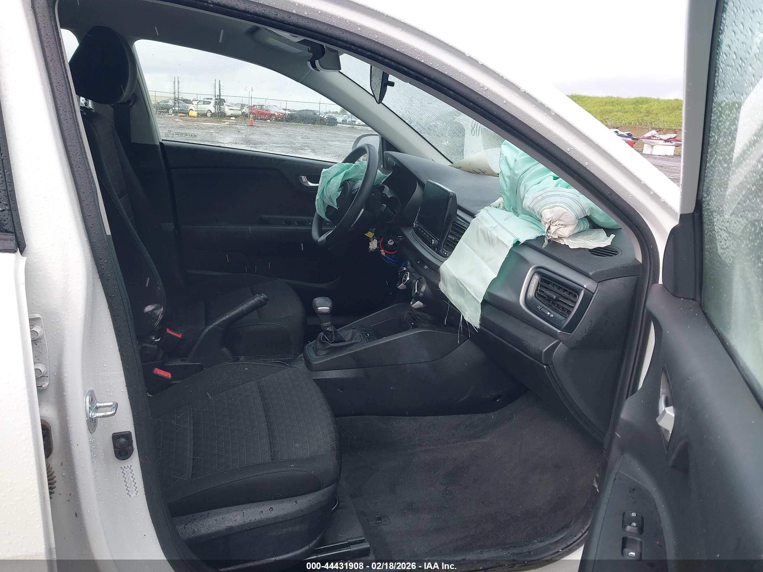 KIA RIO image 5