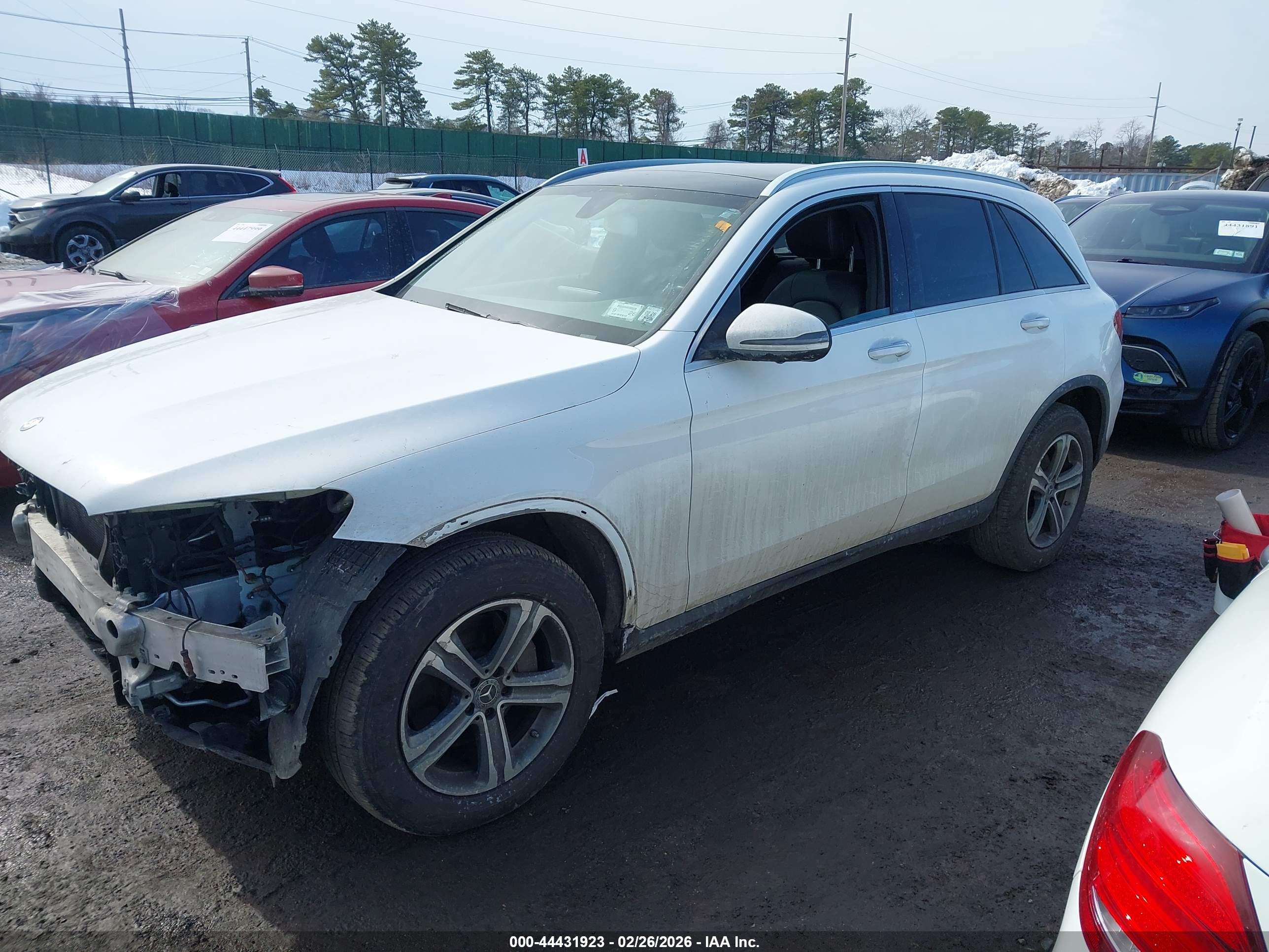 MERCEDES-BENZ GLC image 2