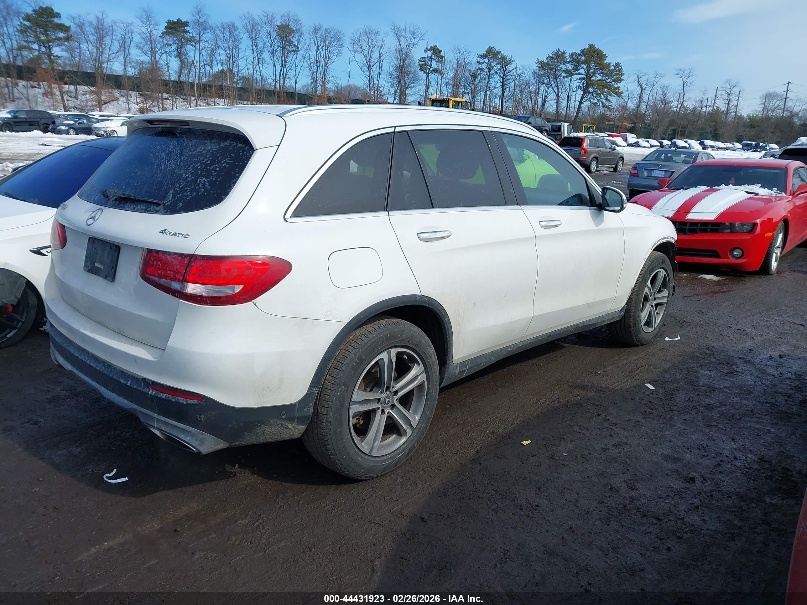 MERCEDES-BENZ GLC image 4
