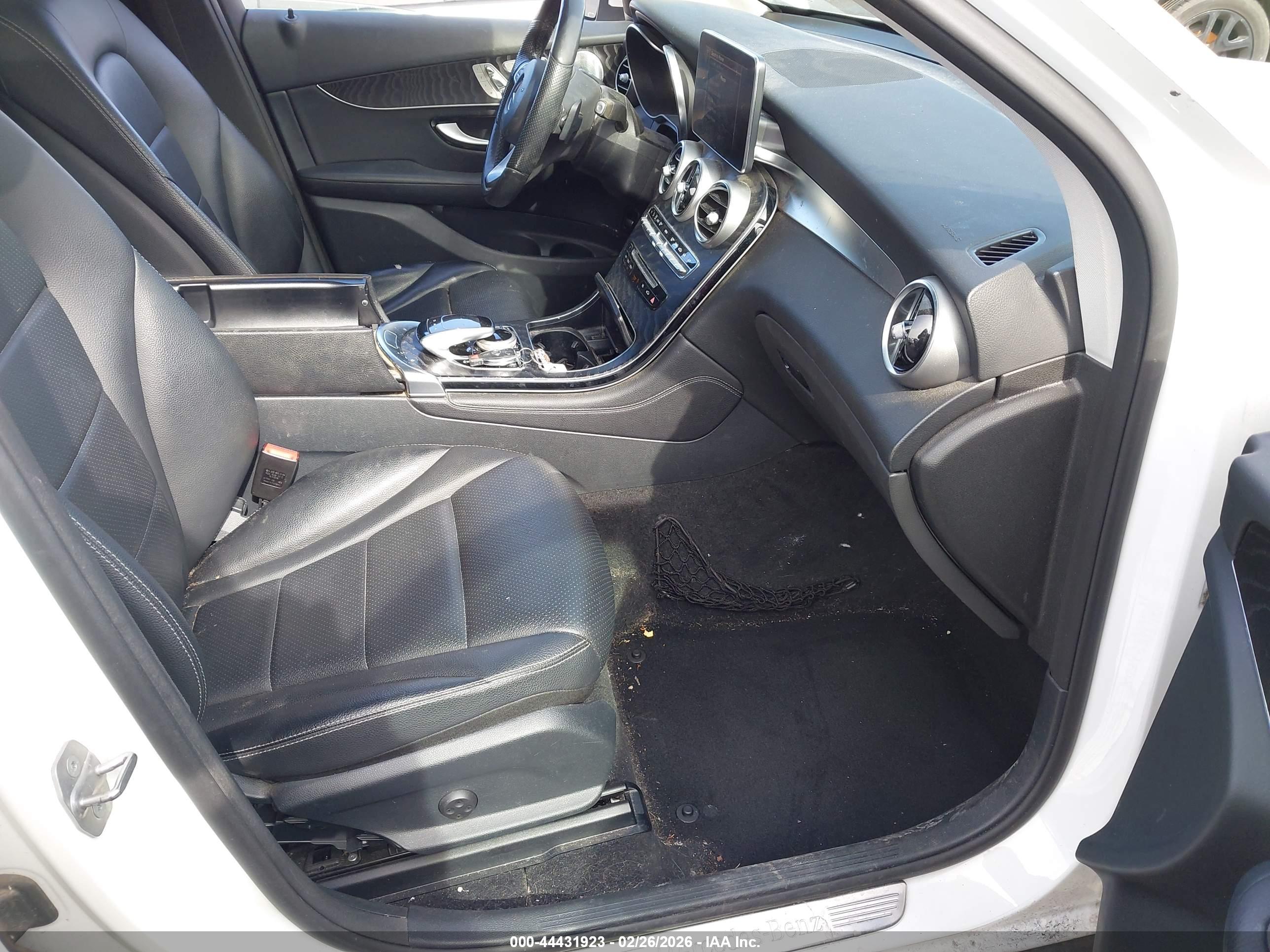 MERCEDES-BENZ GLC image 5