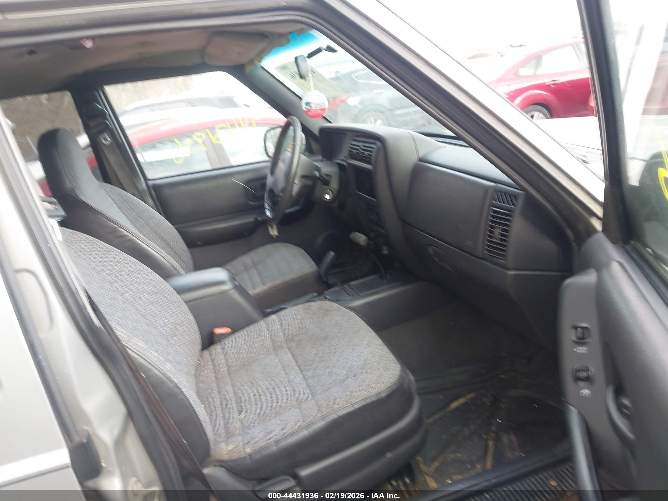 JEEP CHEROKEE image 5