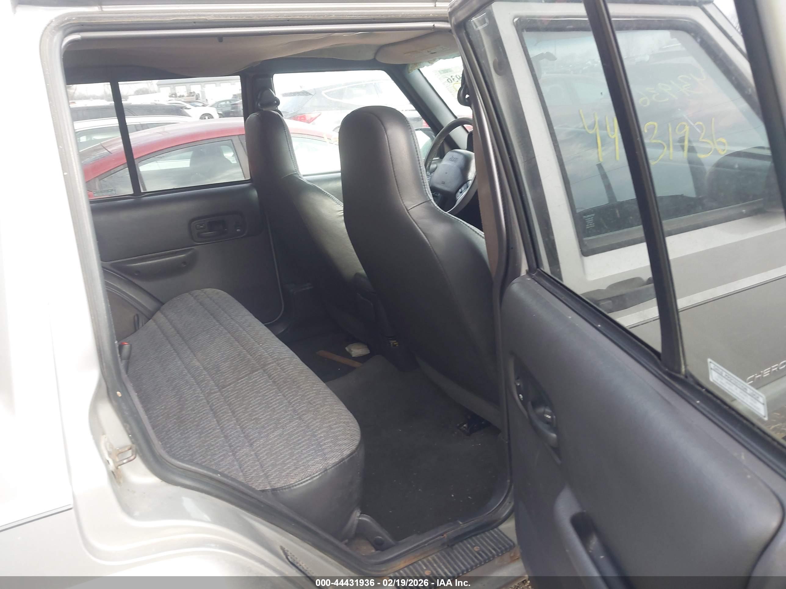 JEEP CHEROKEE image 8