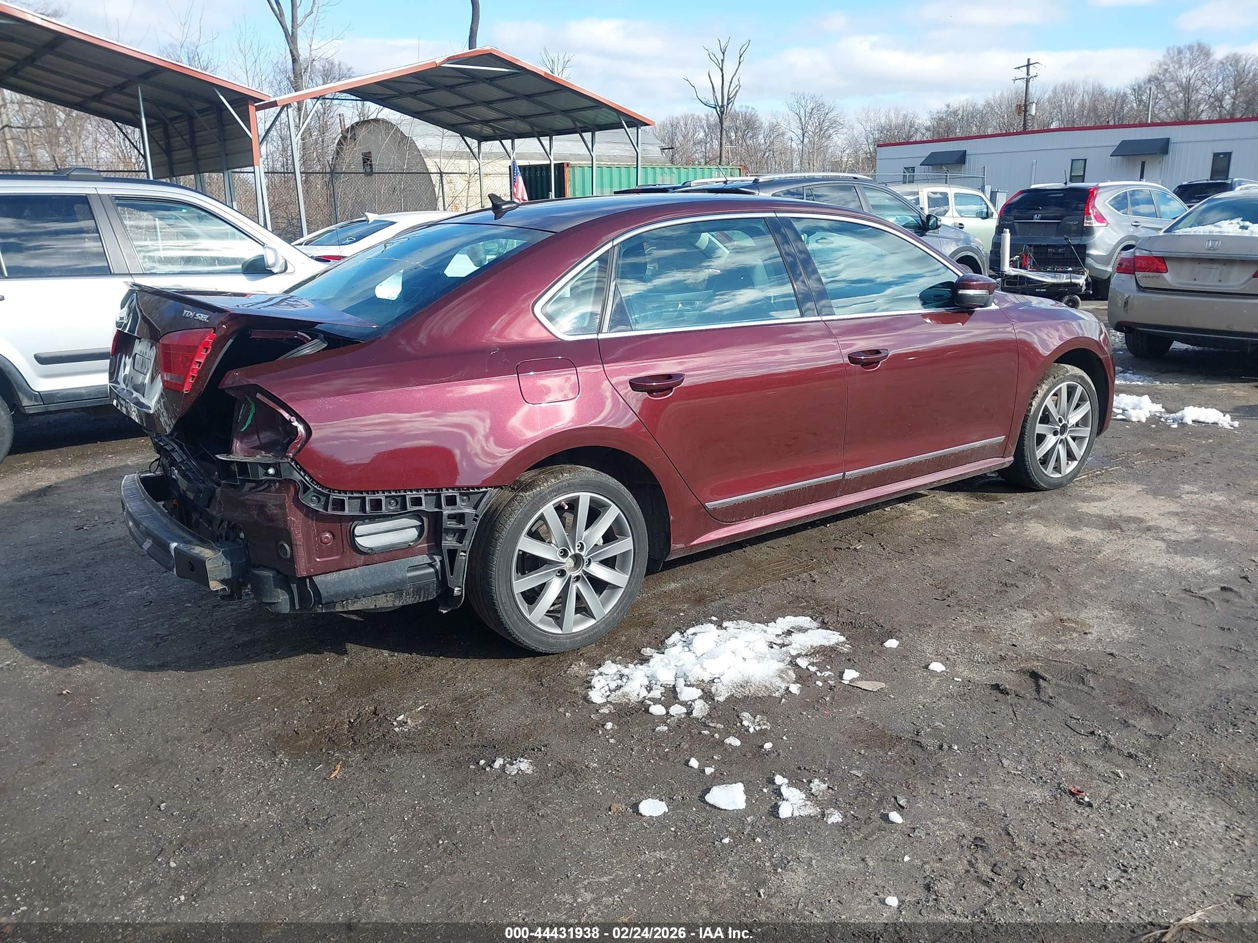 VOLKSWAGEN PASSAT image 4