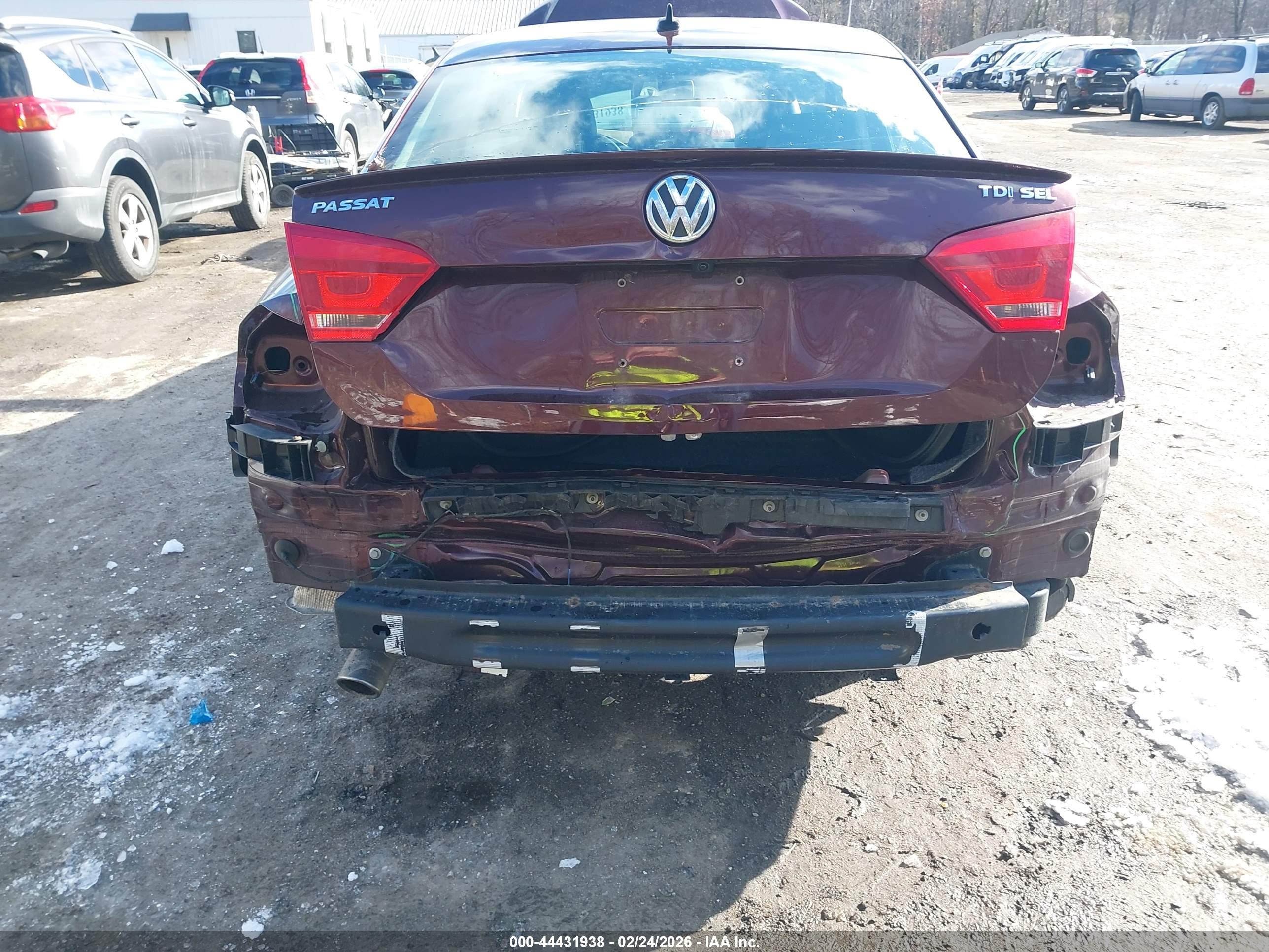 VOLKSWAGEN PASSAT image 6