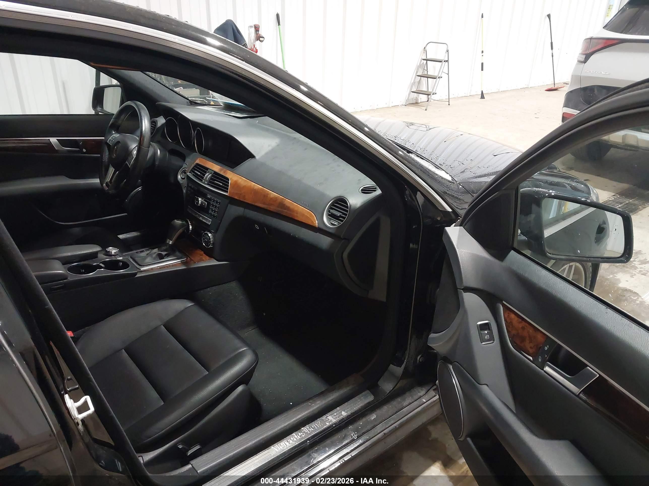 MERCEDES-BENZ C image 5