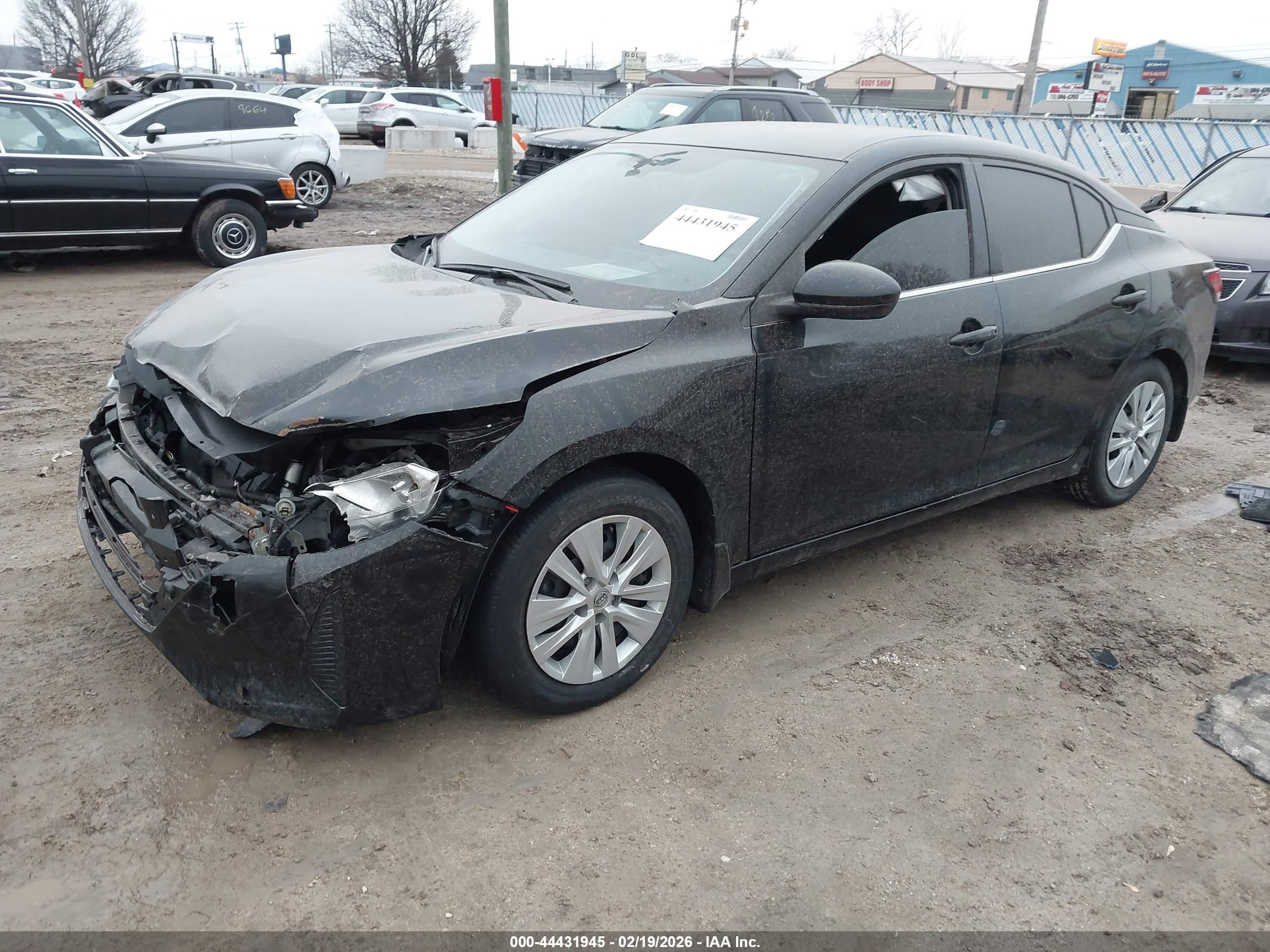 NISSAN SENTRA image 2