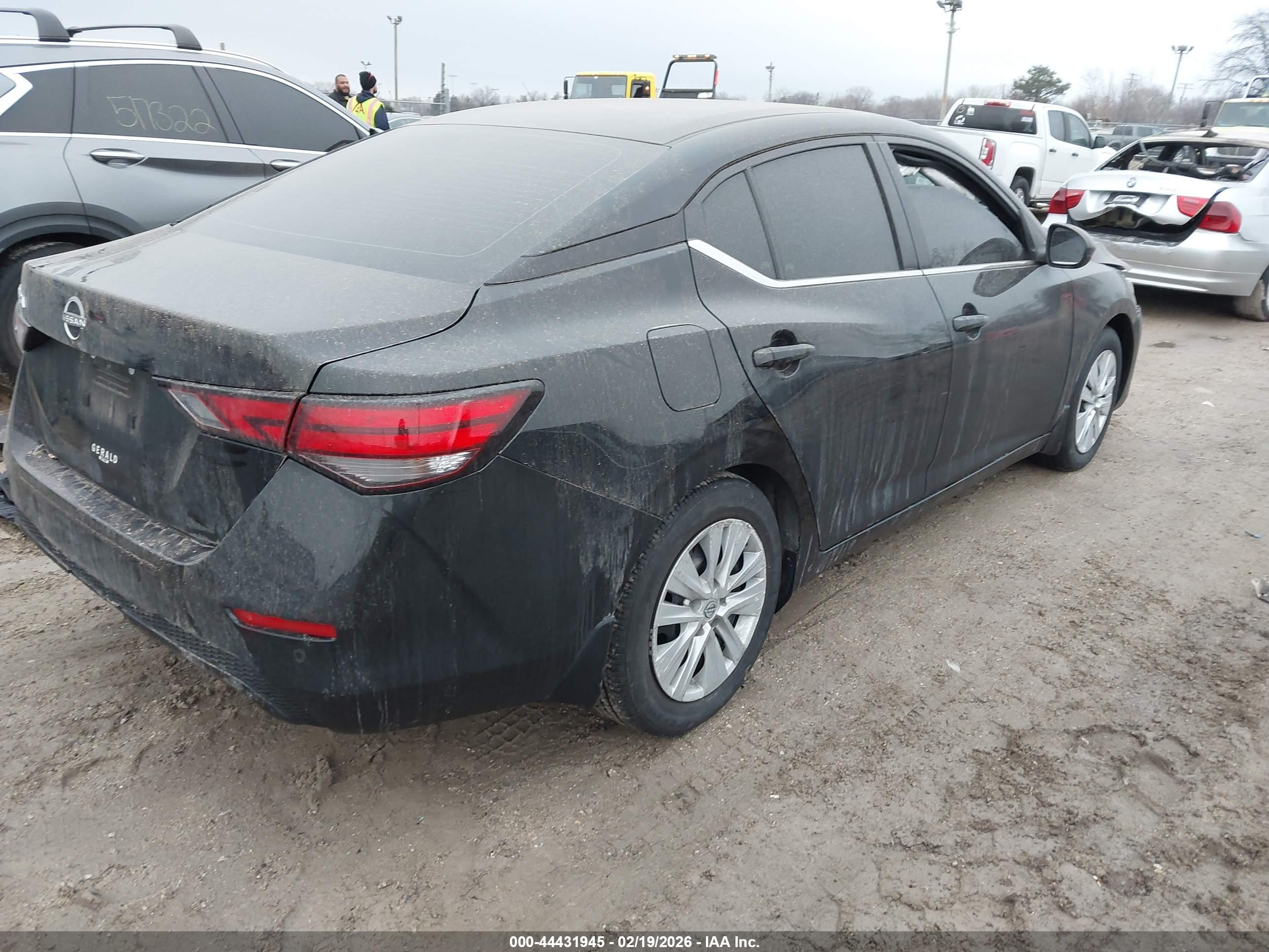 NISSAN SENTRA image 4