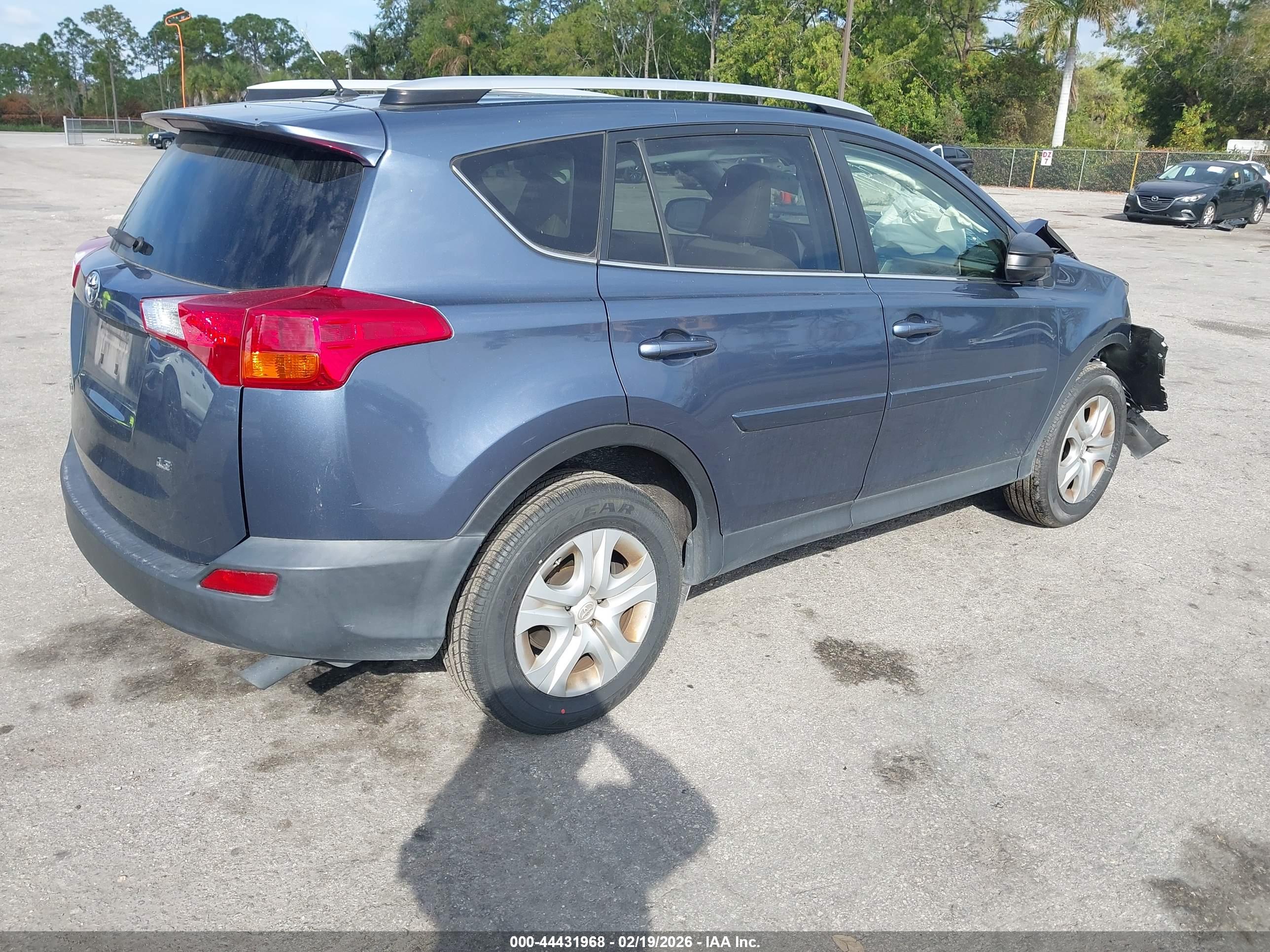 TOYOTA RAV4 image 4