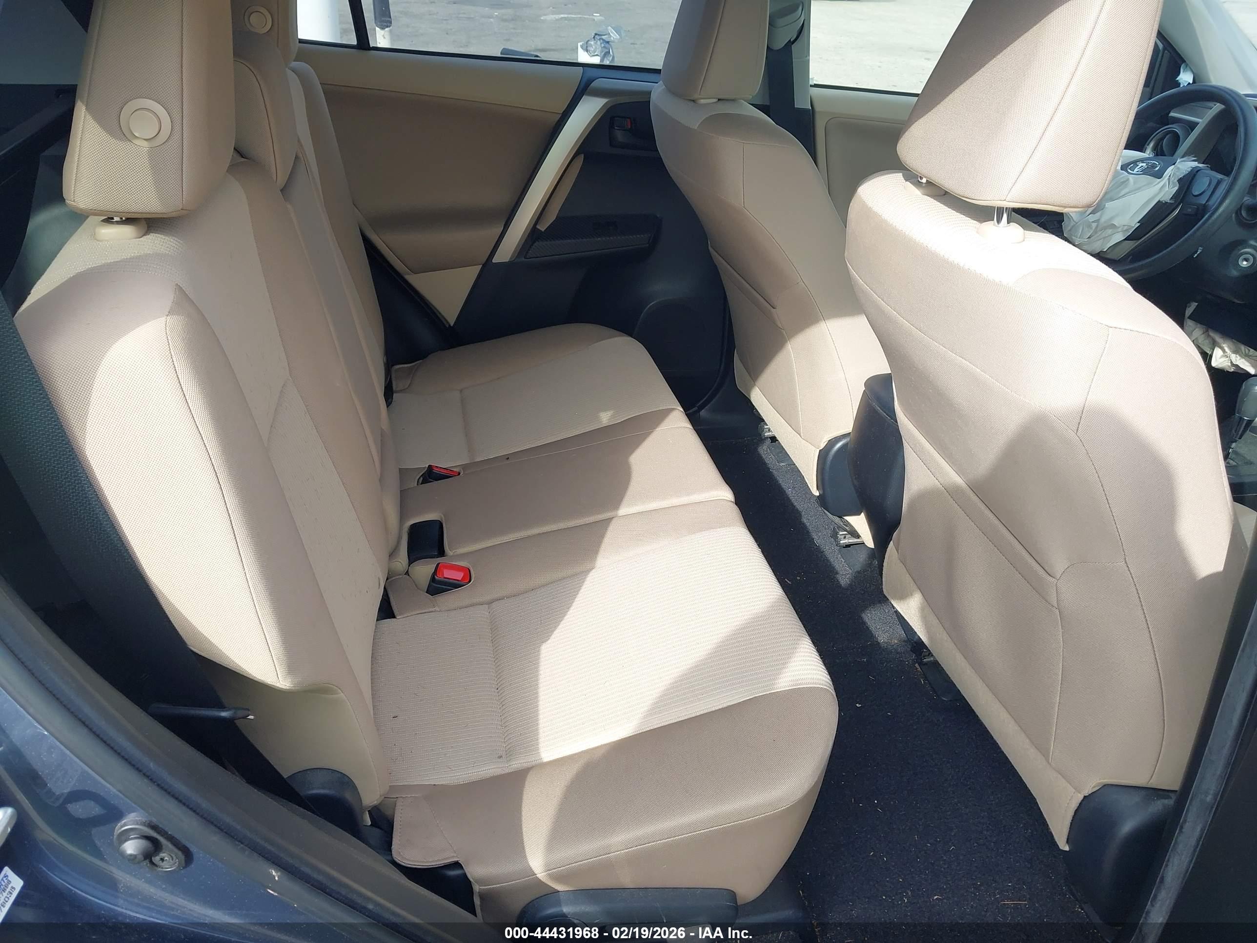 TOYOTA RAV4 image 8
