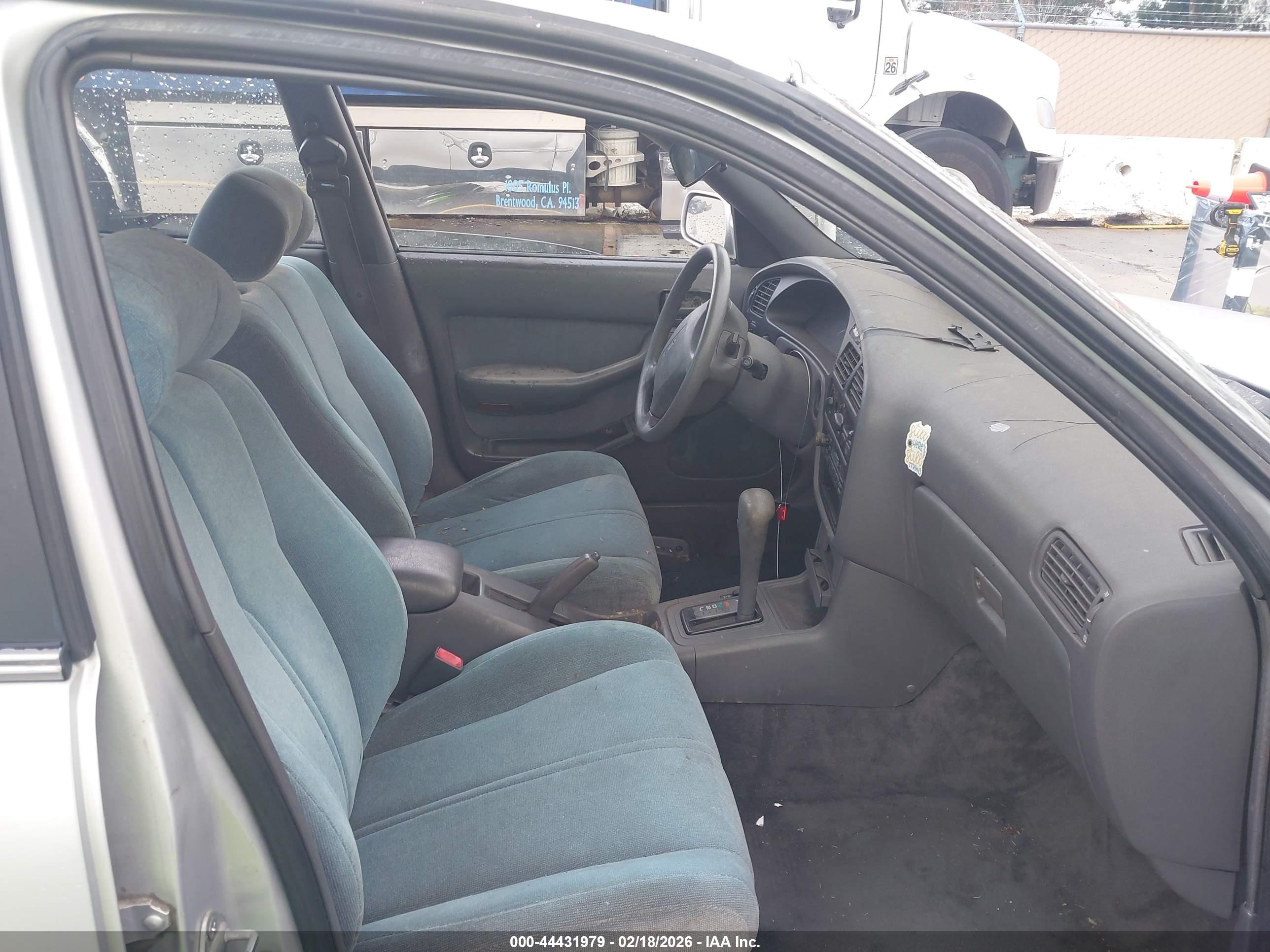 TOYOTA CAMRY image 5