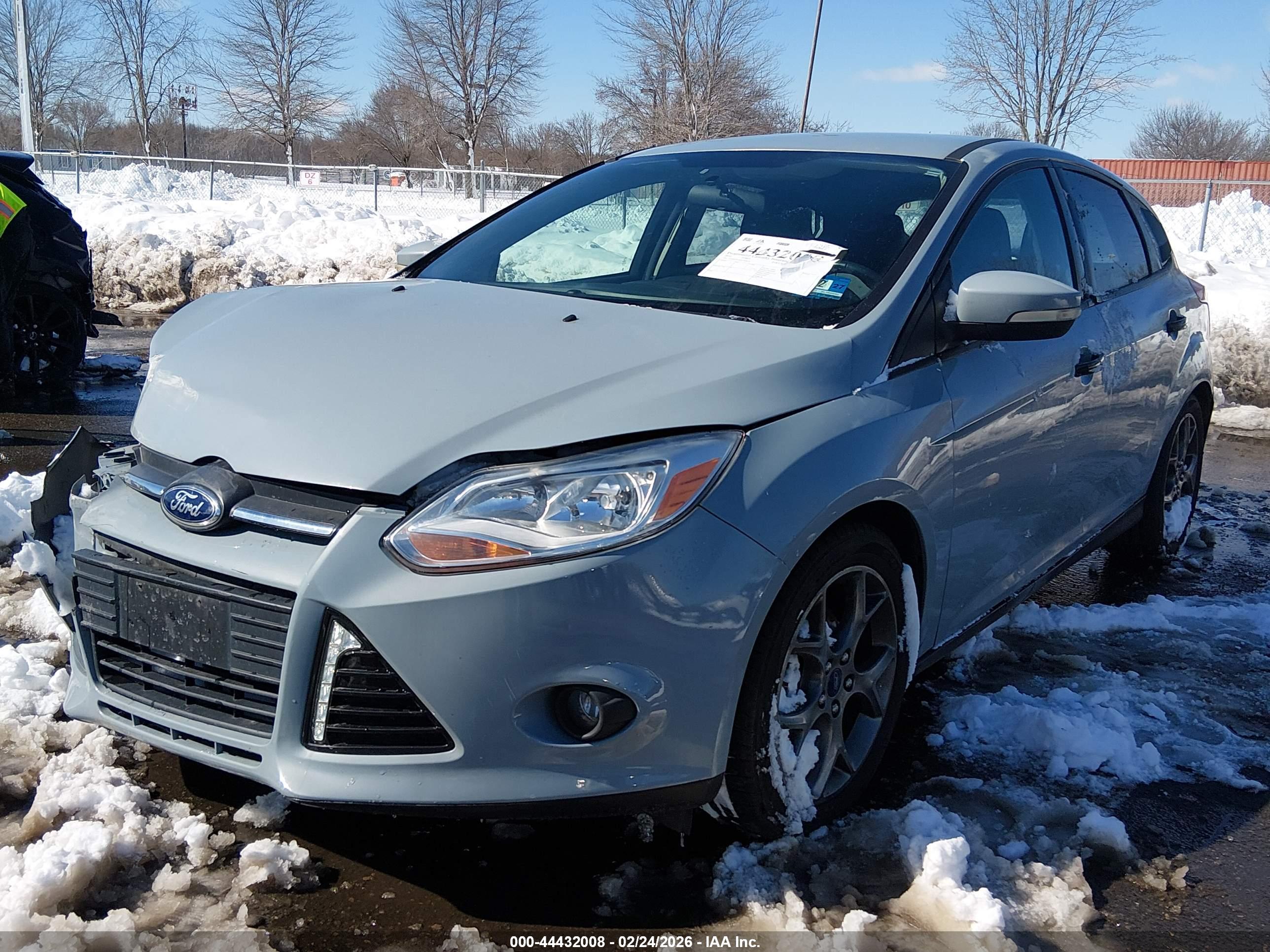 FORD FOCUS image 2