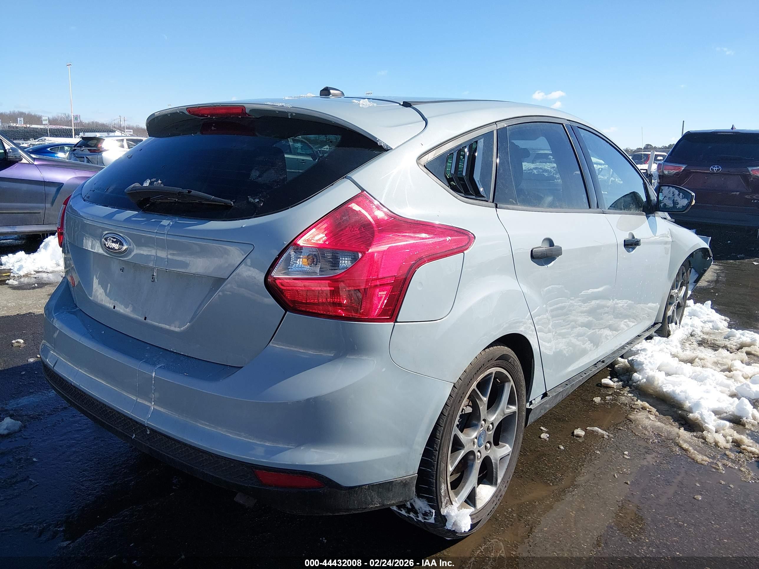 FORD FOCUS image 4