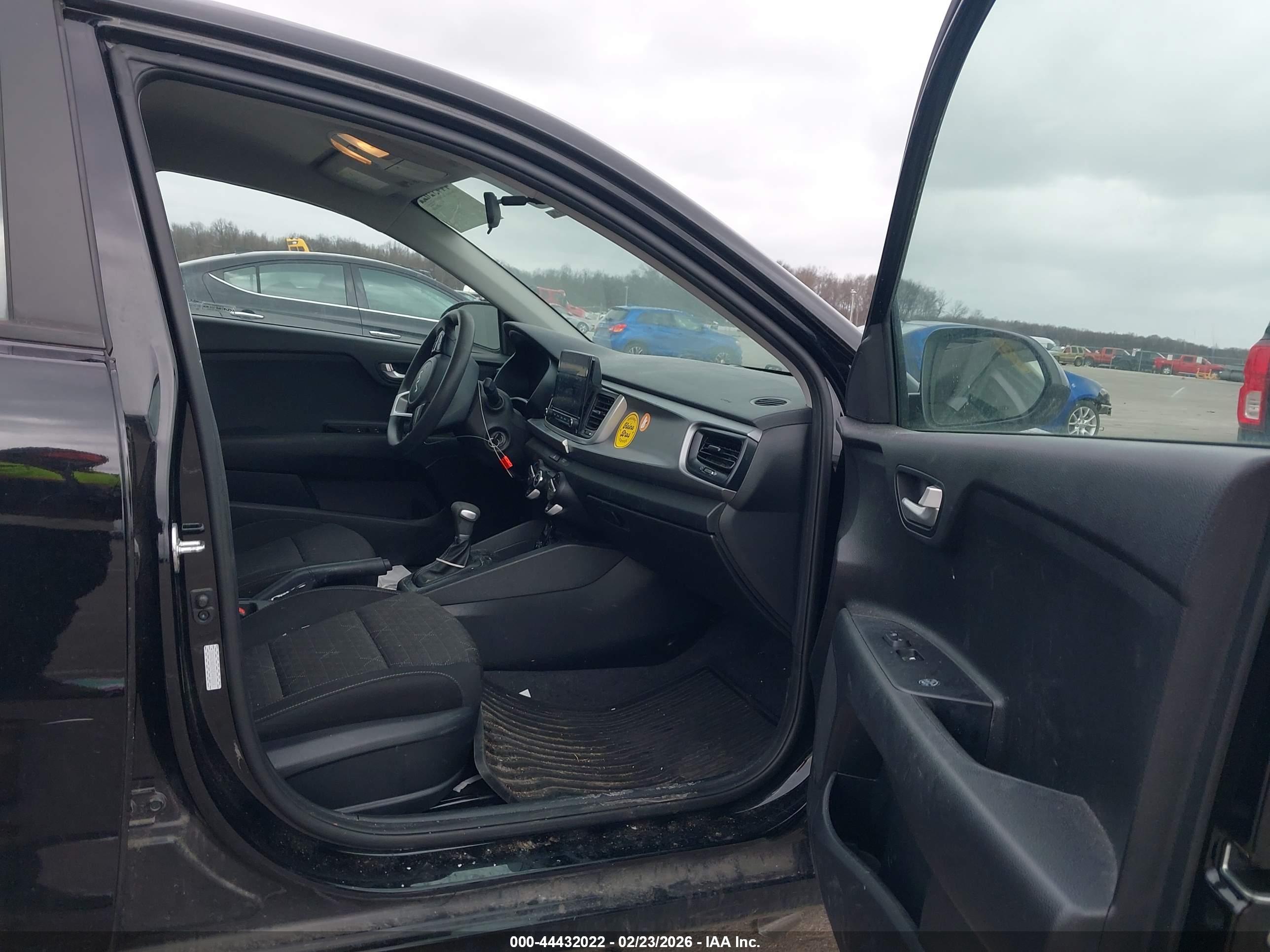 KIA RIO image 5