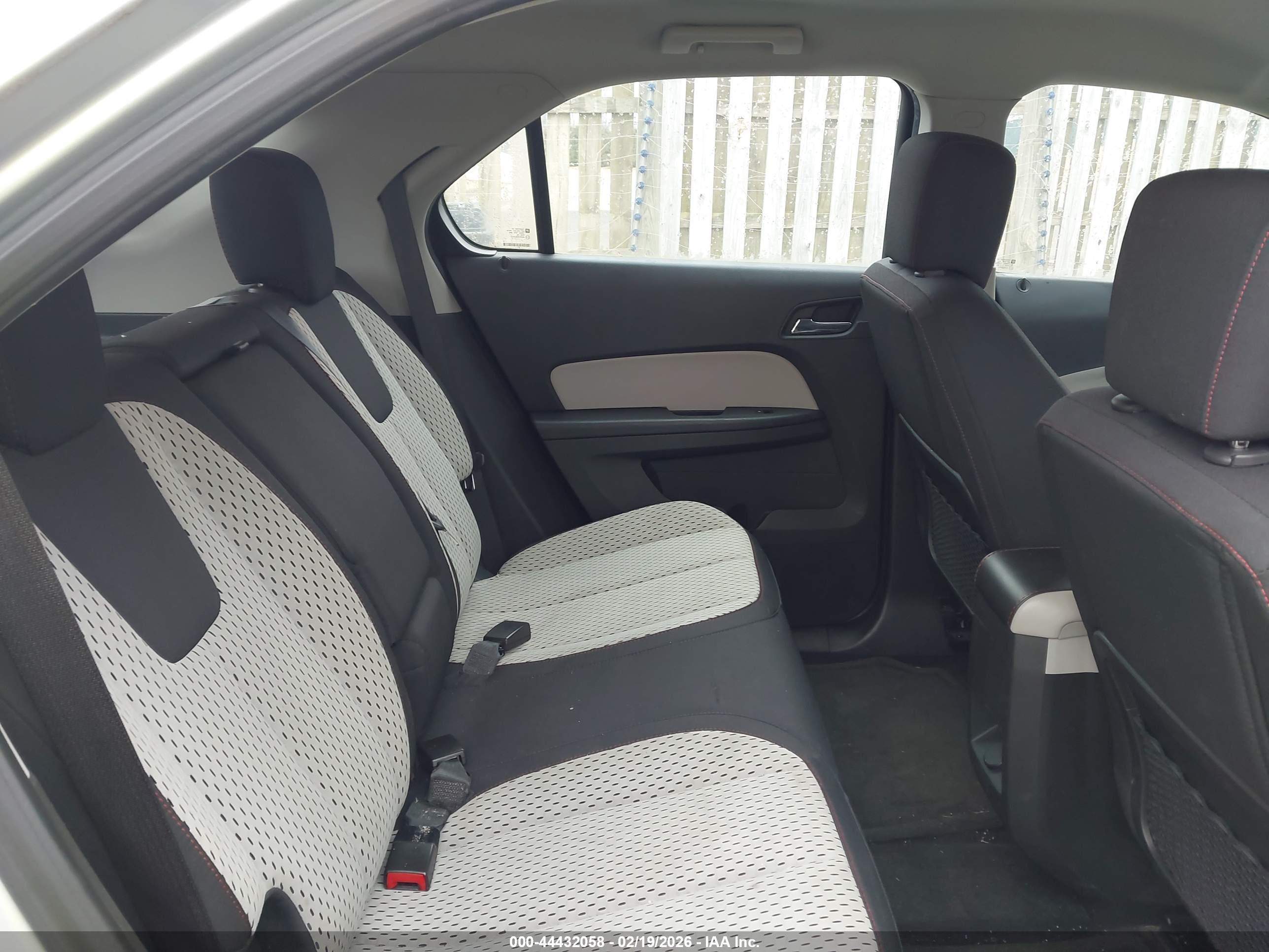 CHEVROLET EQUINOX image 8