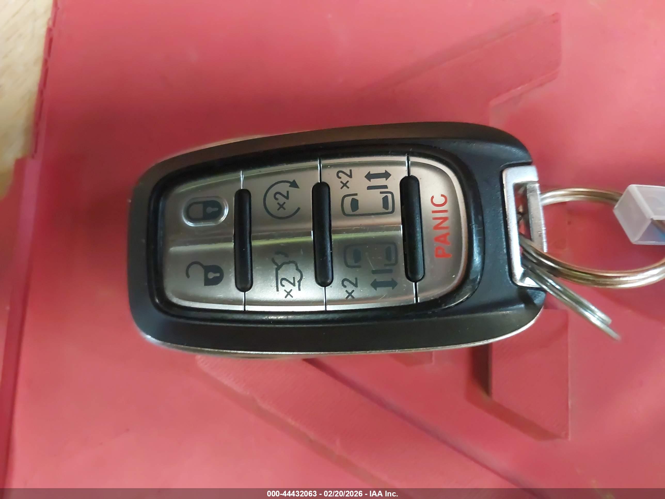 CHRYSLER PACIFICA image 11