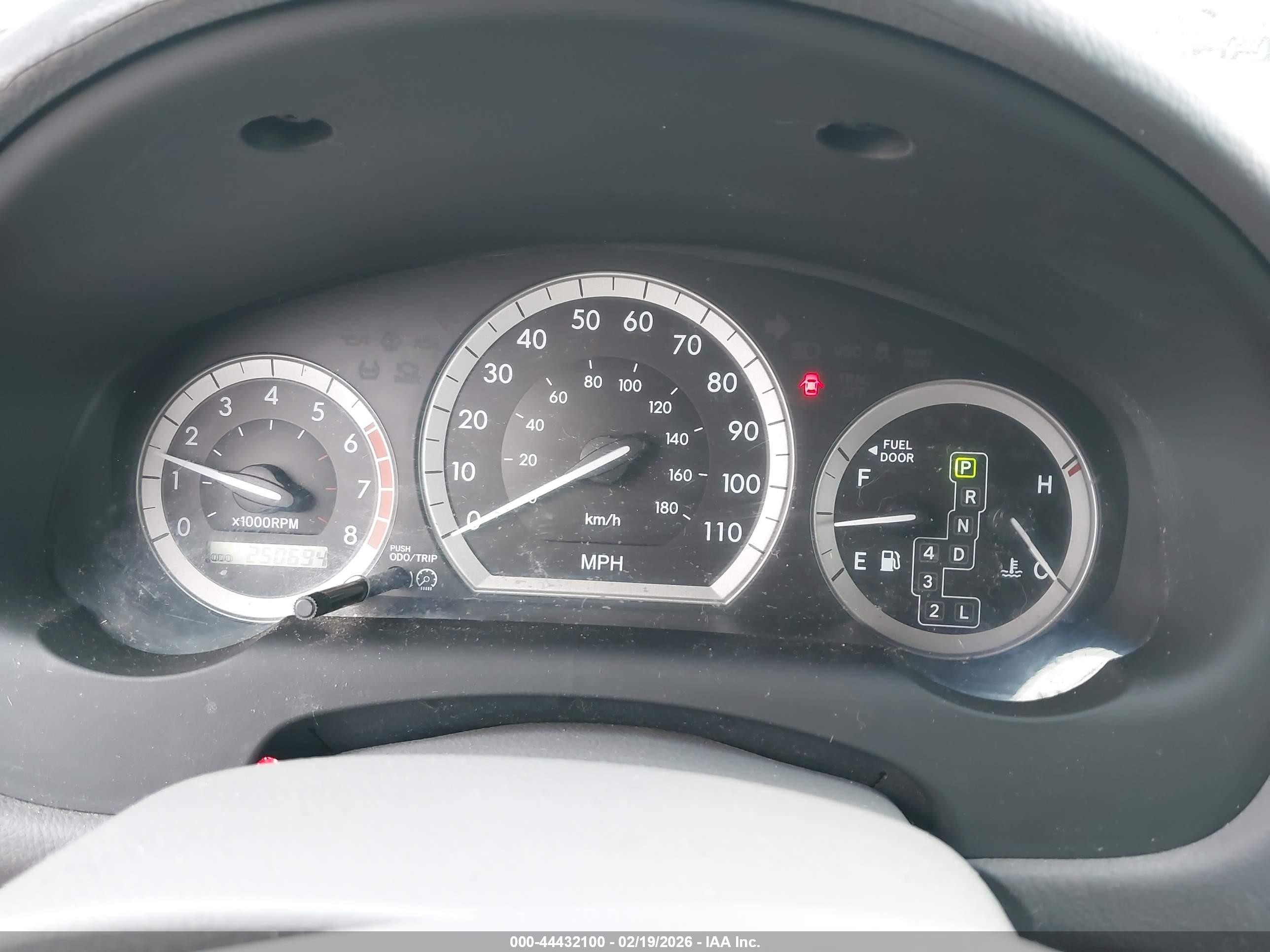 TOYOTA SIENNA image 7