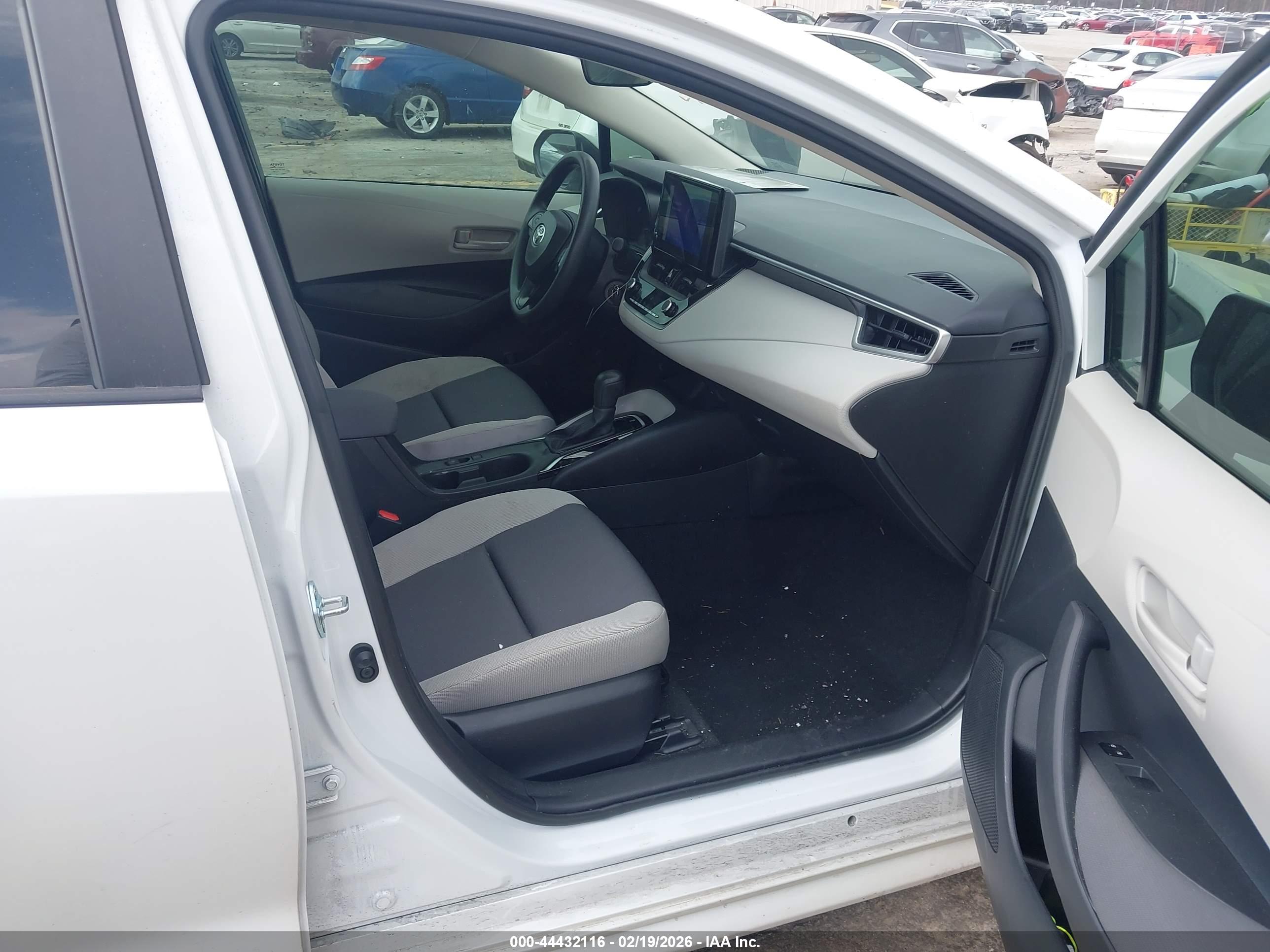 TOYOTA COROLLA image 5