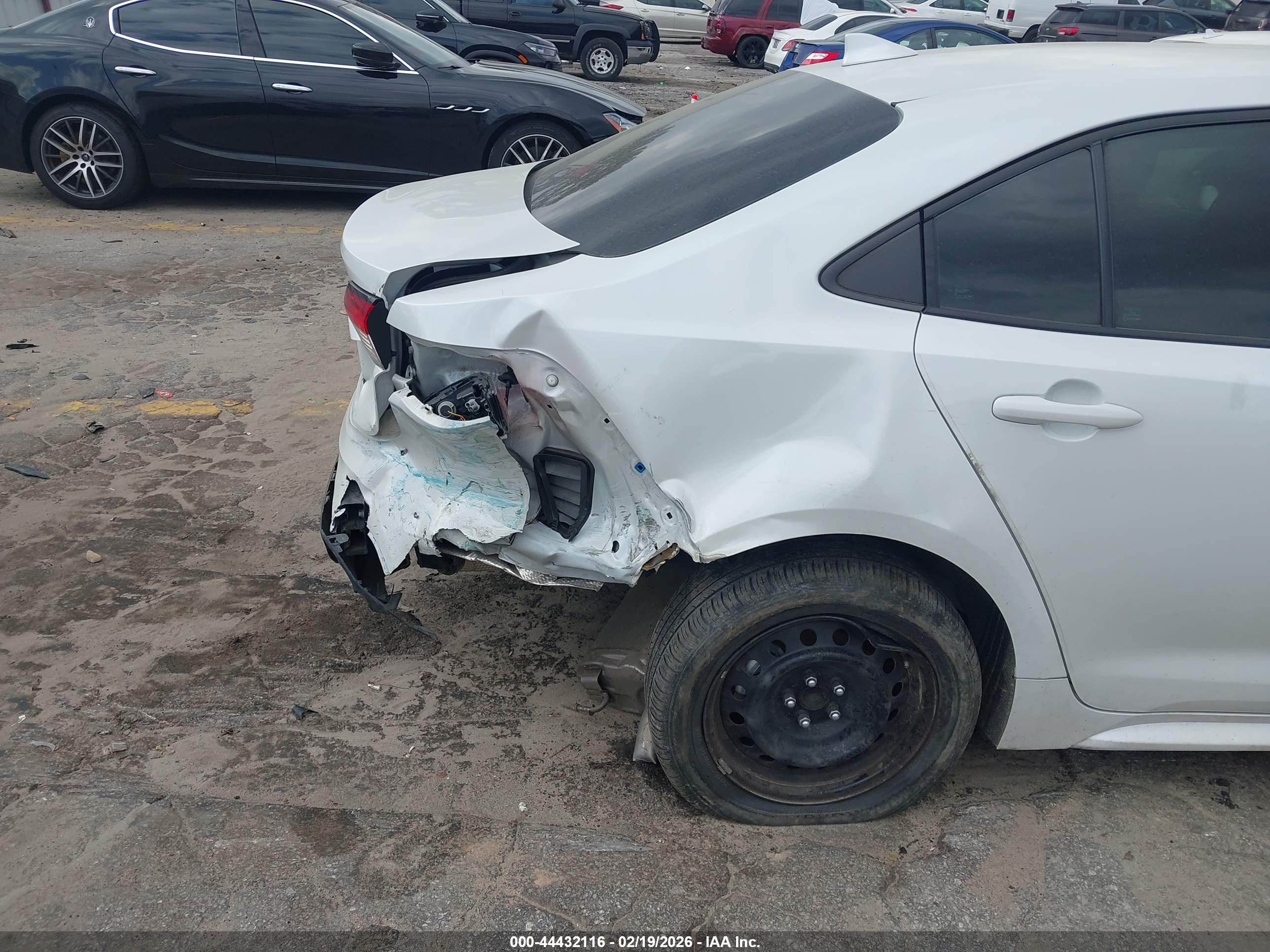 TOYOTA COROLLA image 6