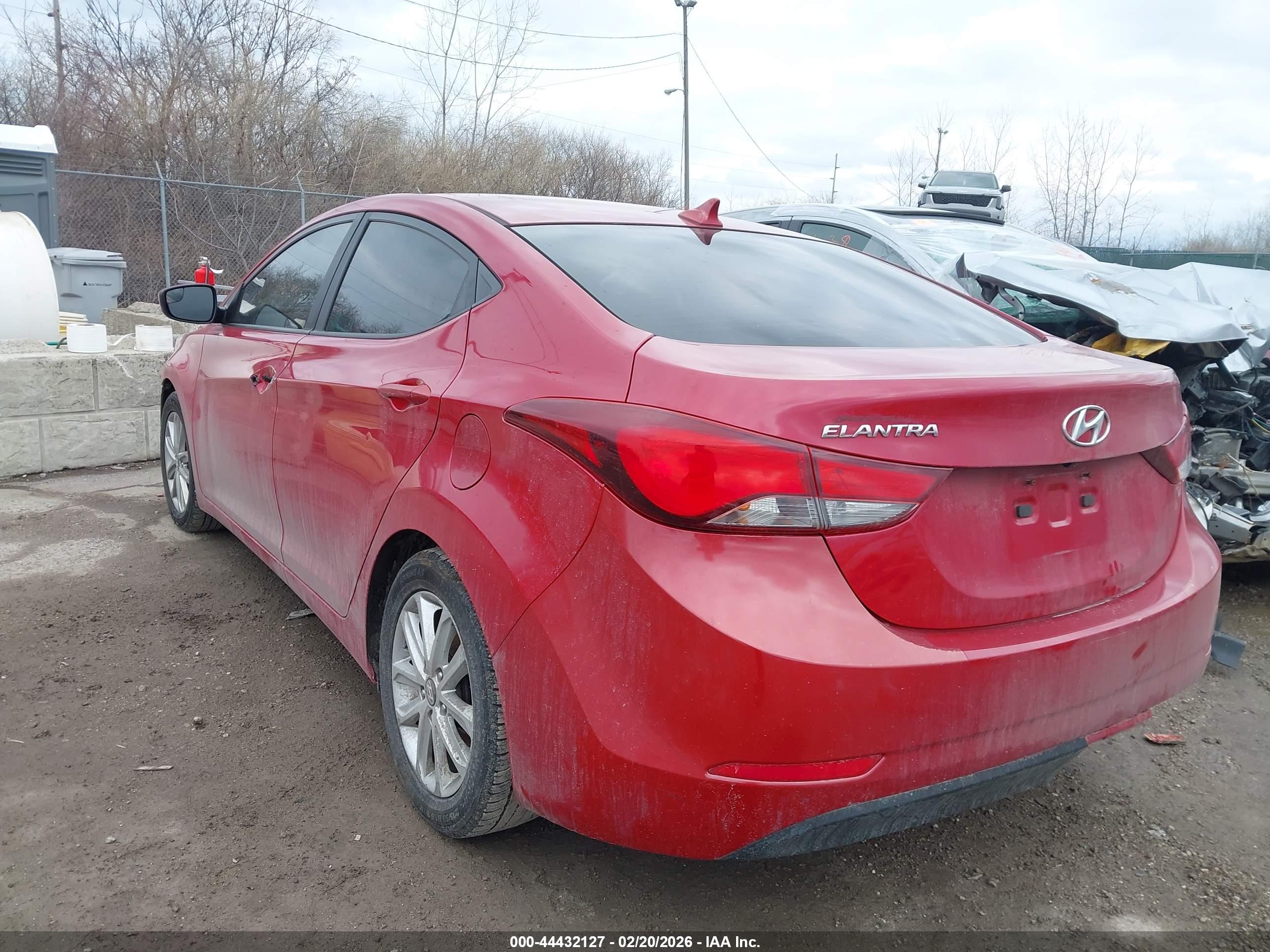 HYUNDAI ELANTRA image 3