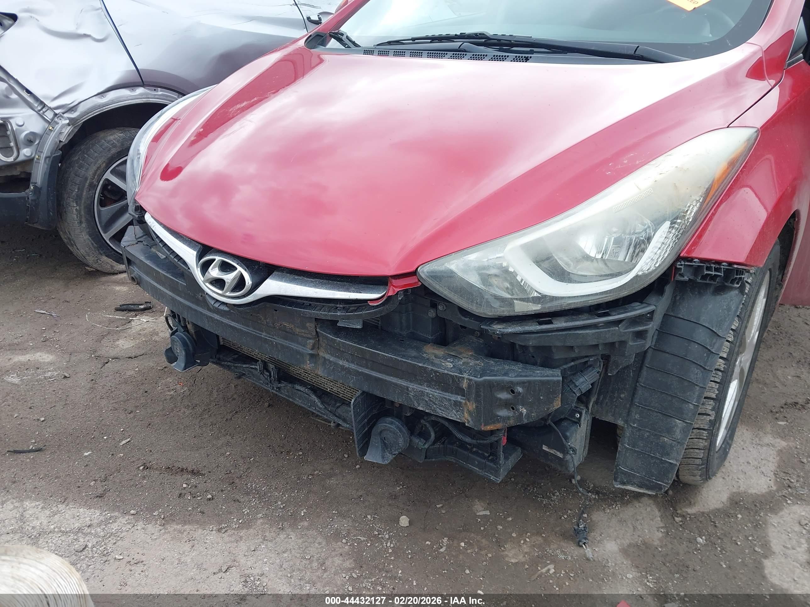 HYUNDAI ELANTRA image 6