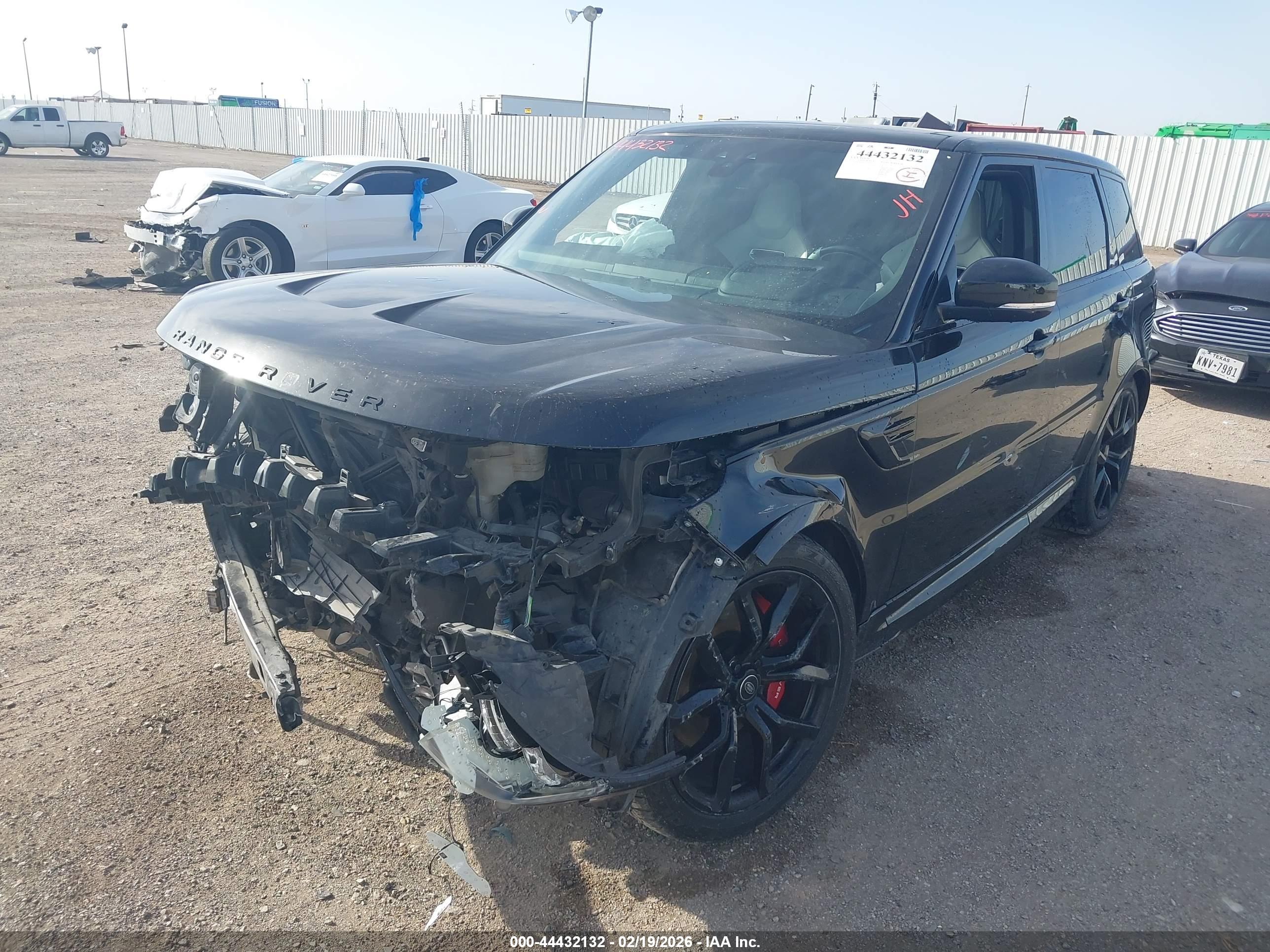 LAND ROVER image 2