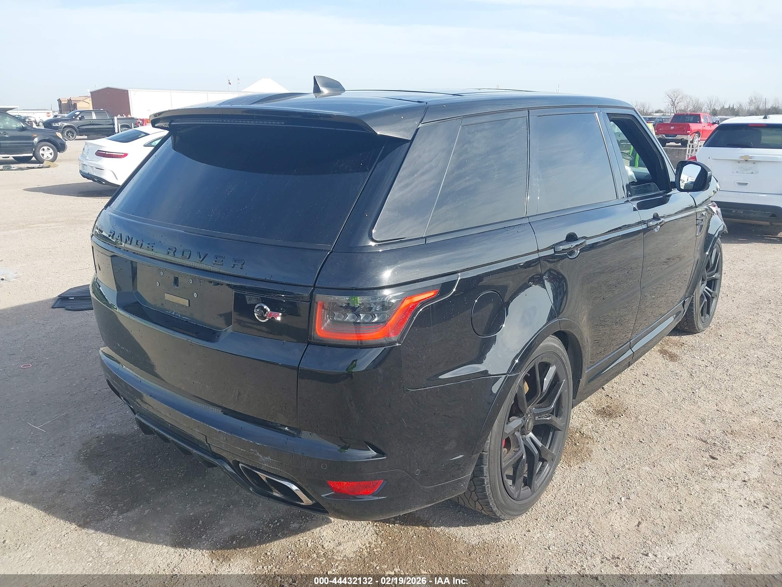 LAND ROVER image 4