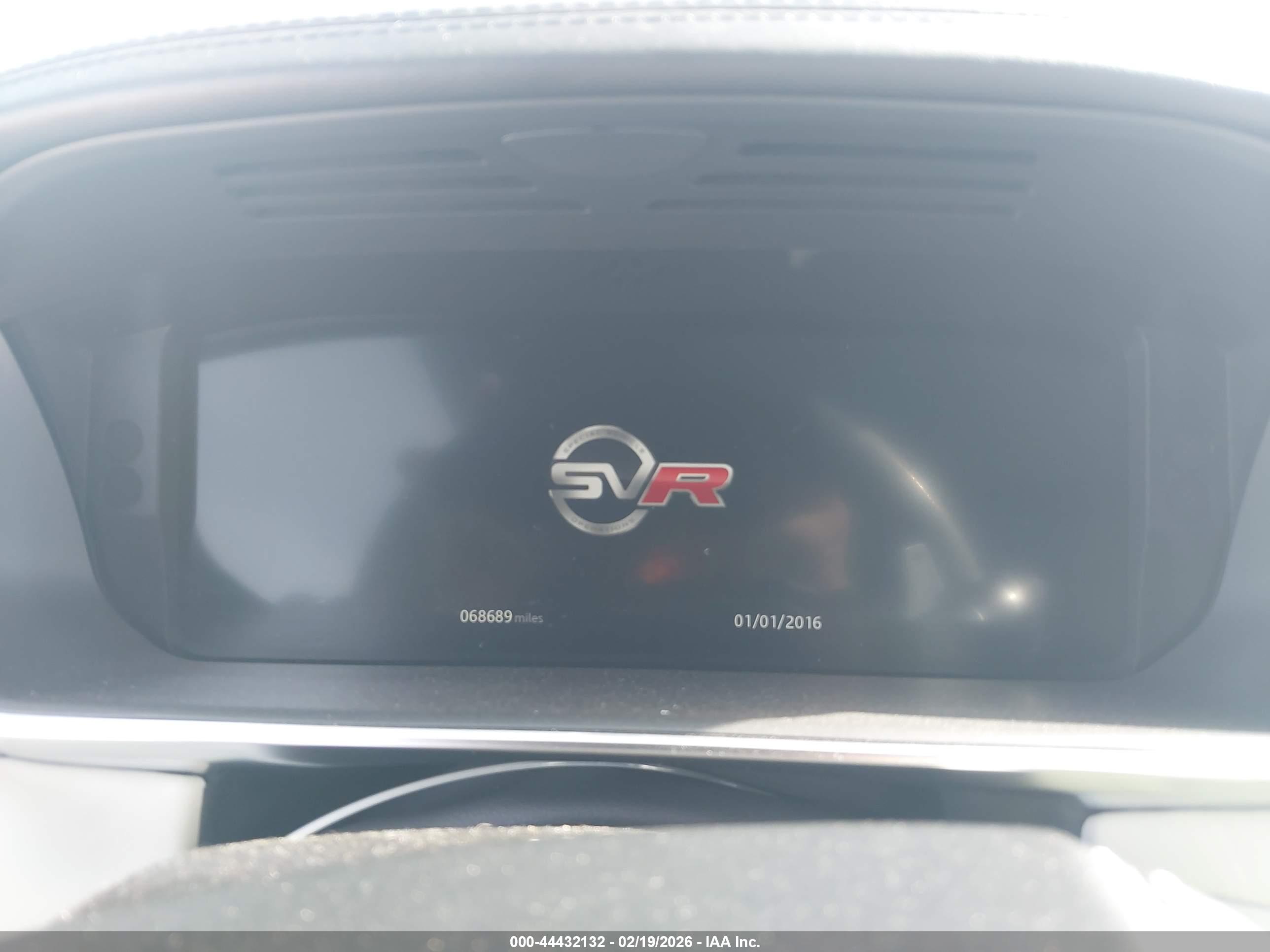 LAND ROVER image 7