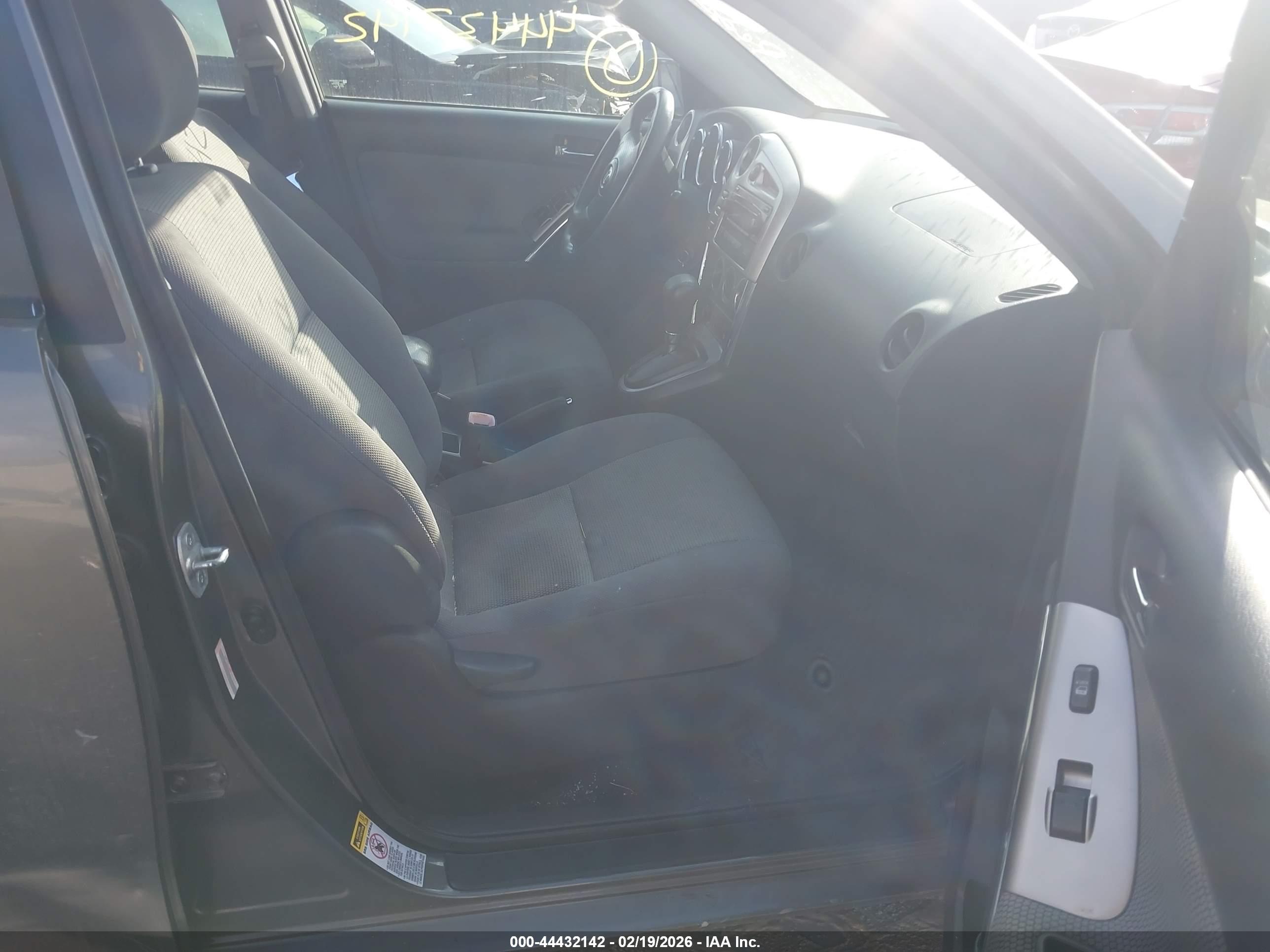 TOYOTA MATRIX image 5