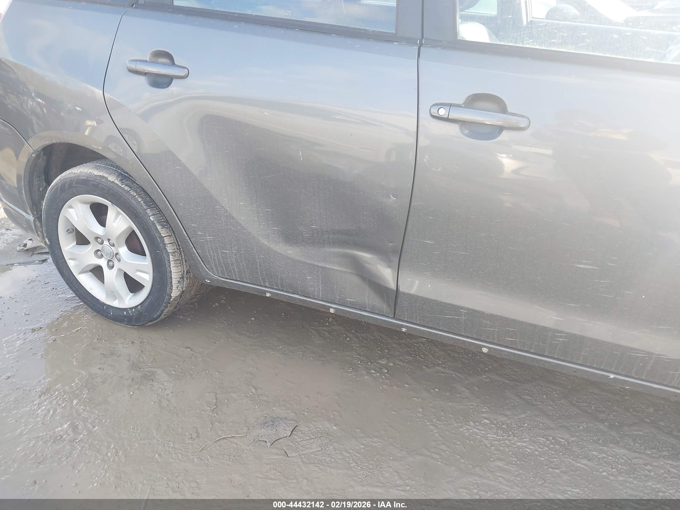 TOYOTA MATRIX image 6