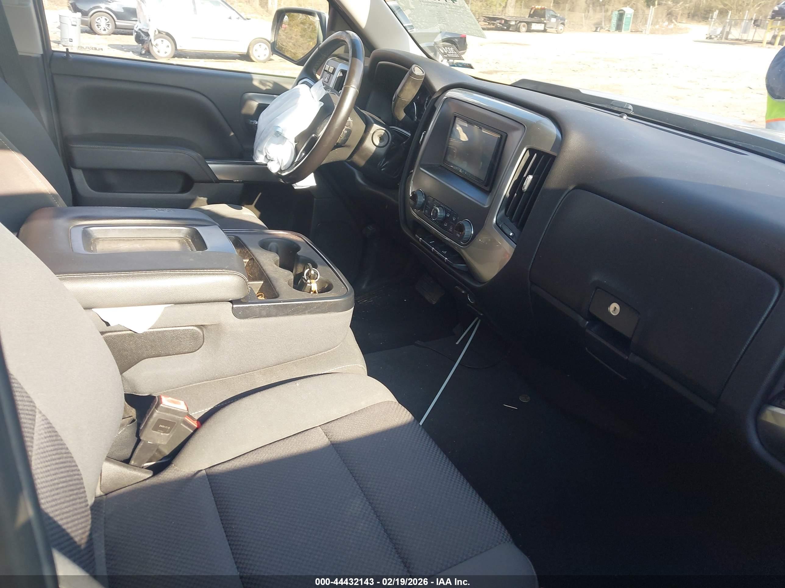 CHEVROLET SILVERADO image 5